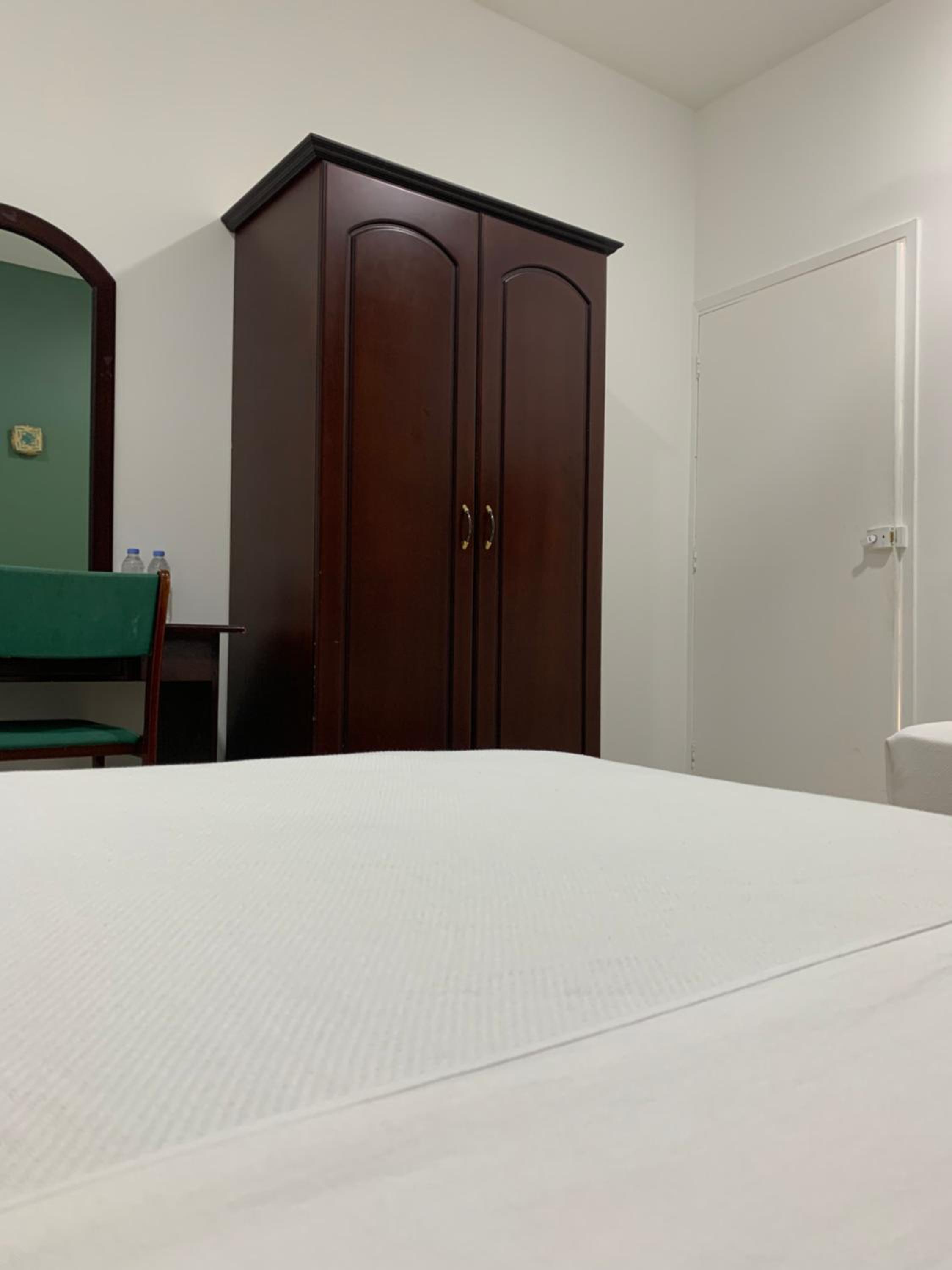 Double or Twin Room - Photo 9