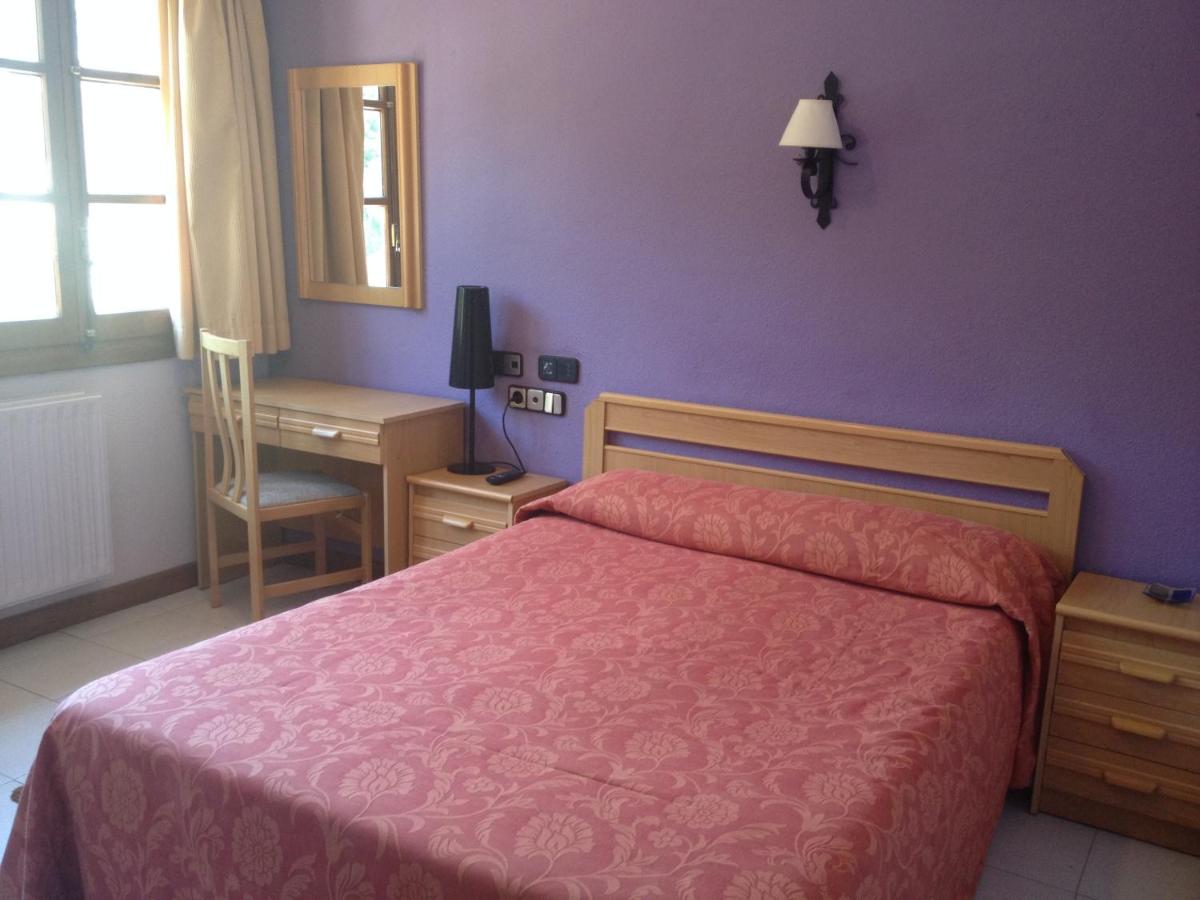 Double or Twin Room with Bathroom photo 2