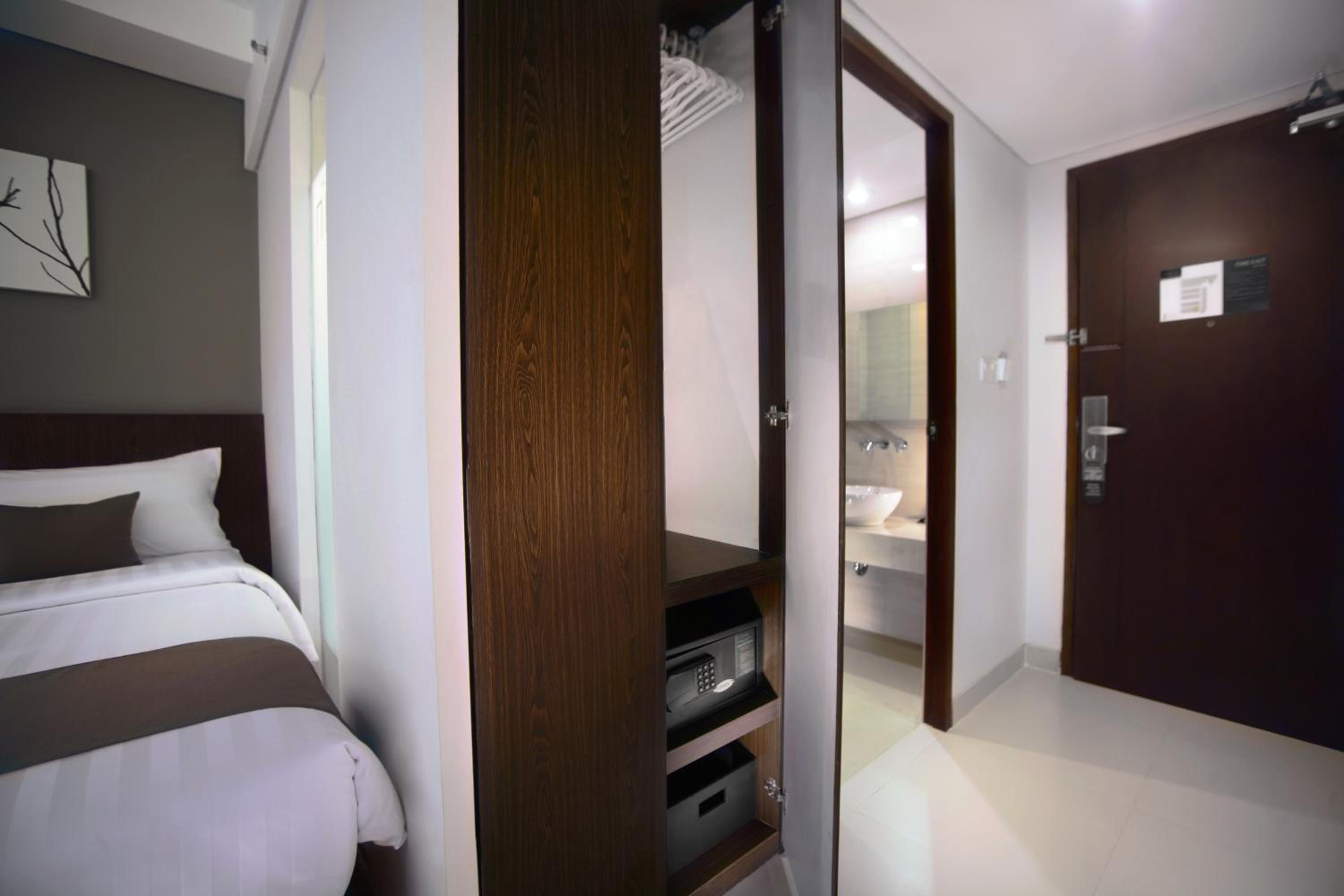 Deluxe Room - Photo 3