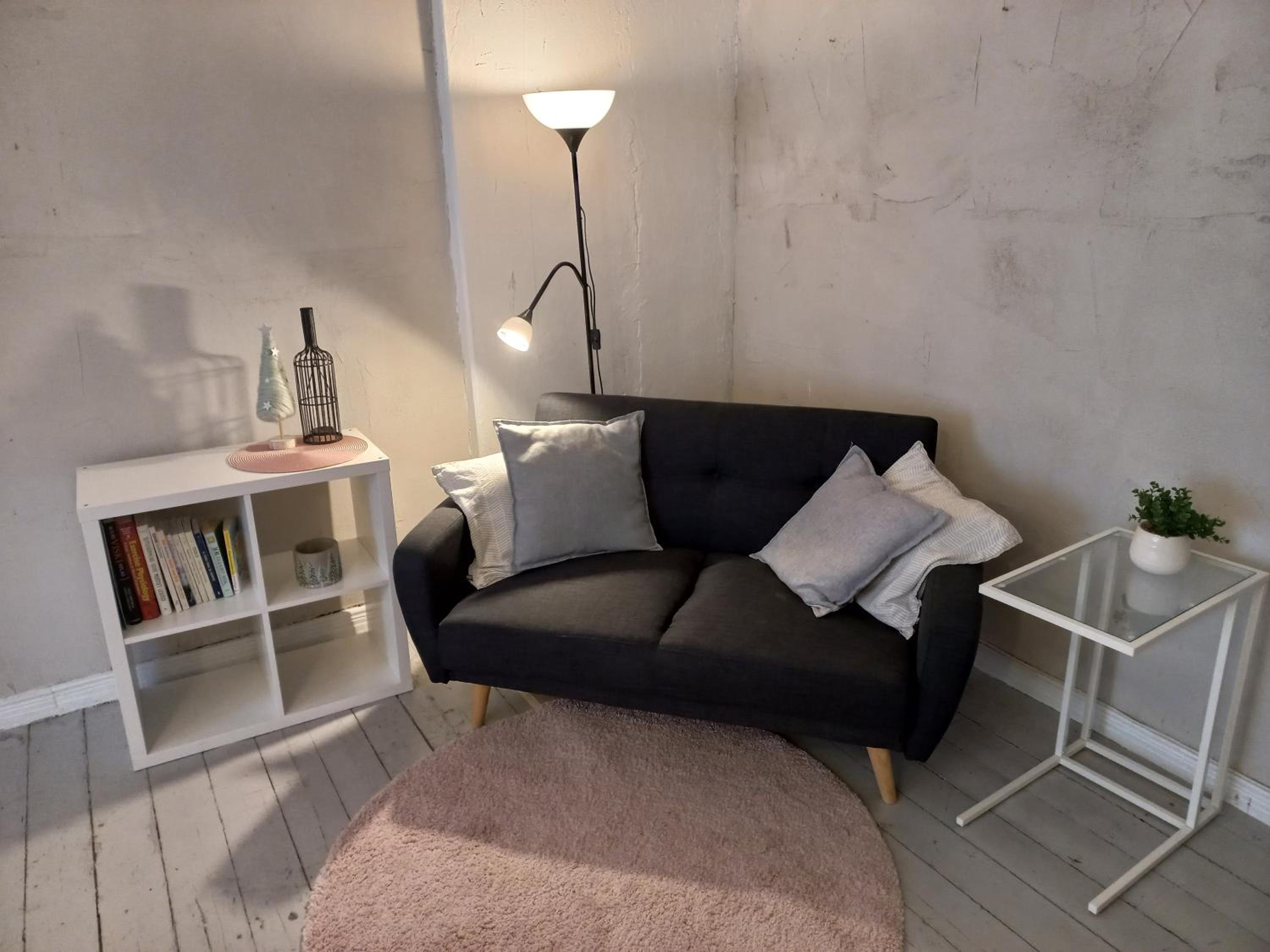 One-Bedroom Apartment - Photo 4