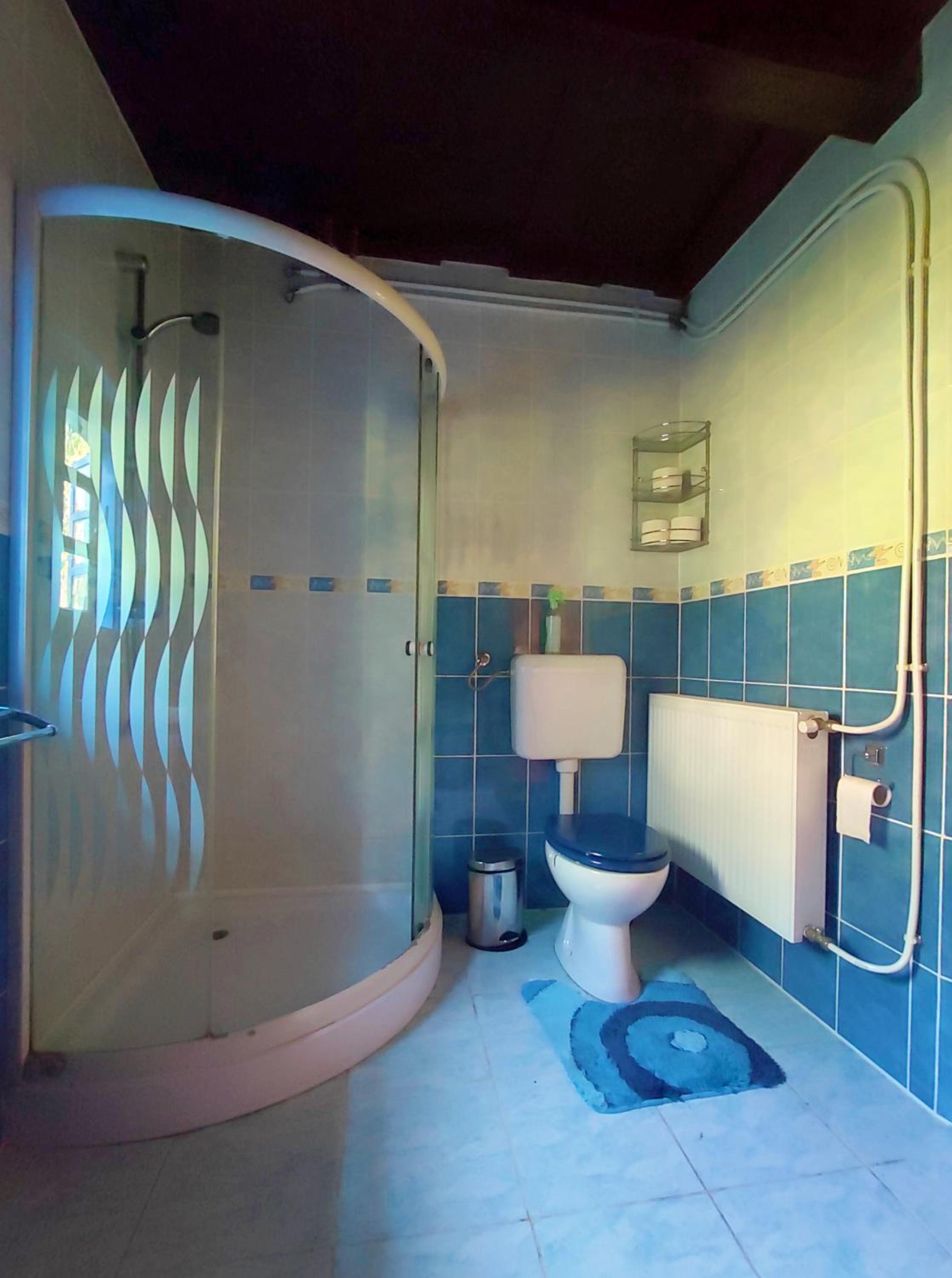 Two-Bedroom House - Photo 8