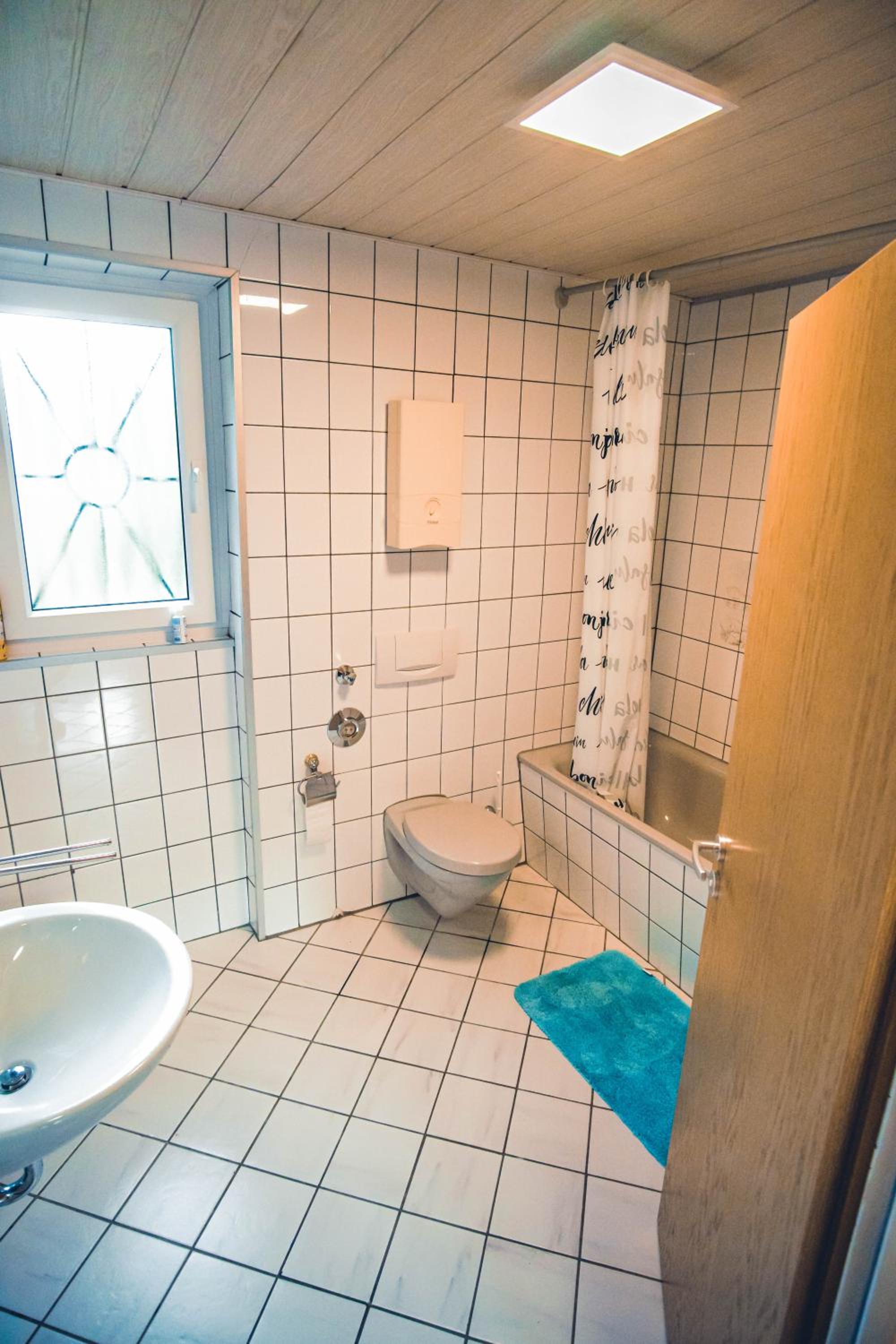 Three-Bedroom Apartment photo 2