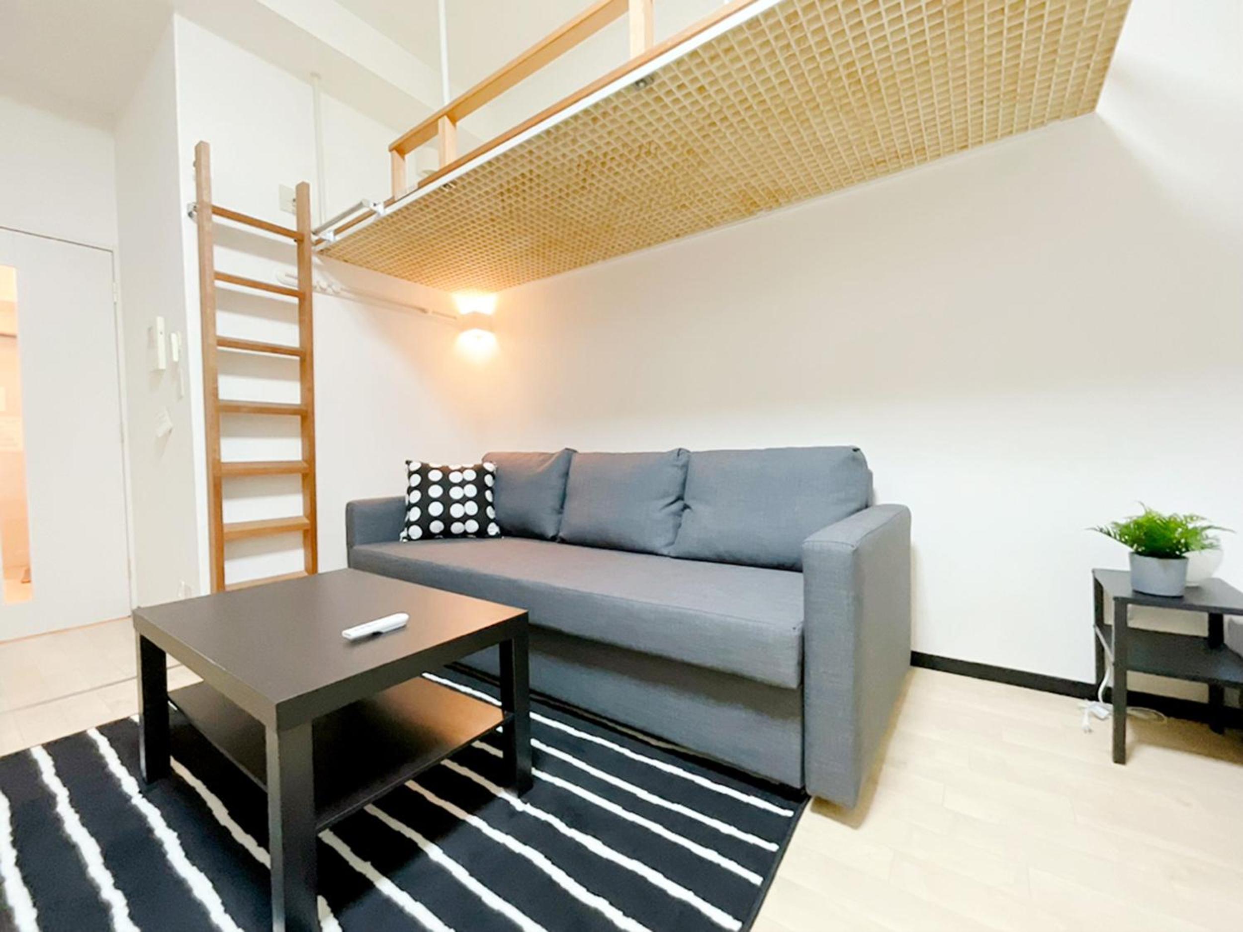 Studio with Balcony - Photo 13
