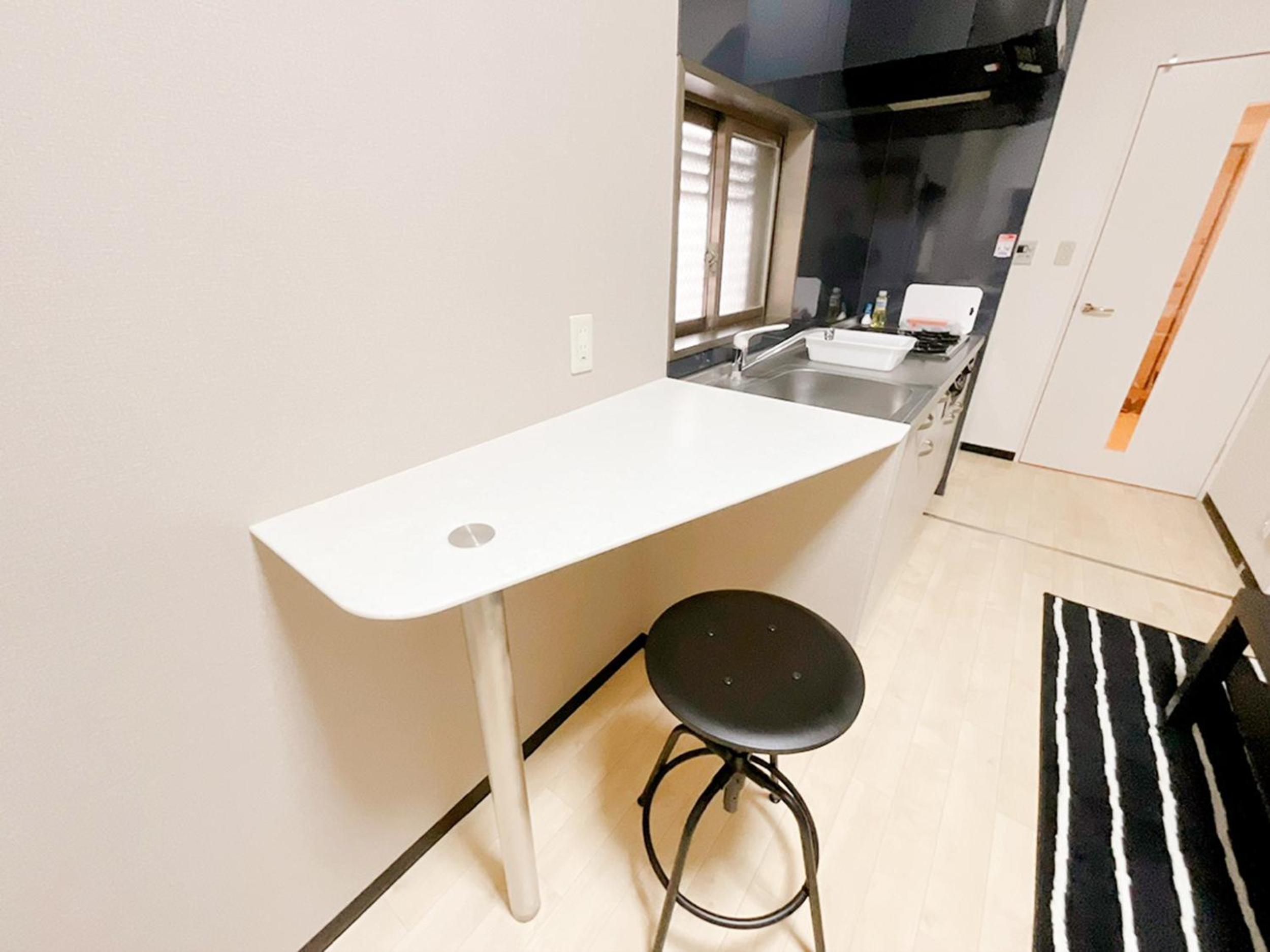 Studio with Balcony - Photo 7