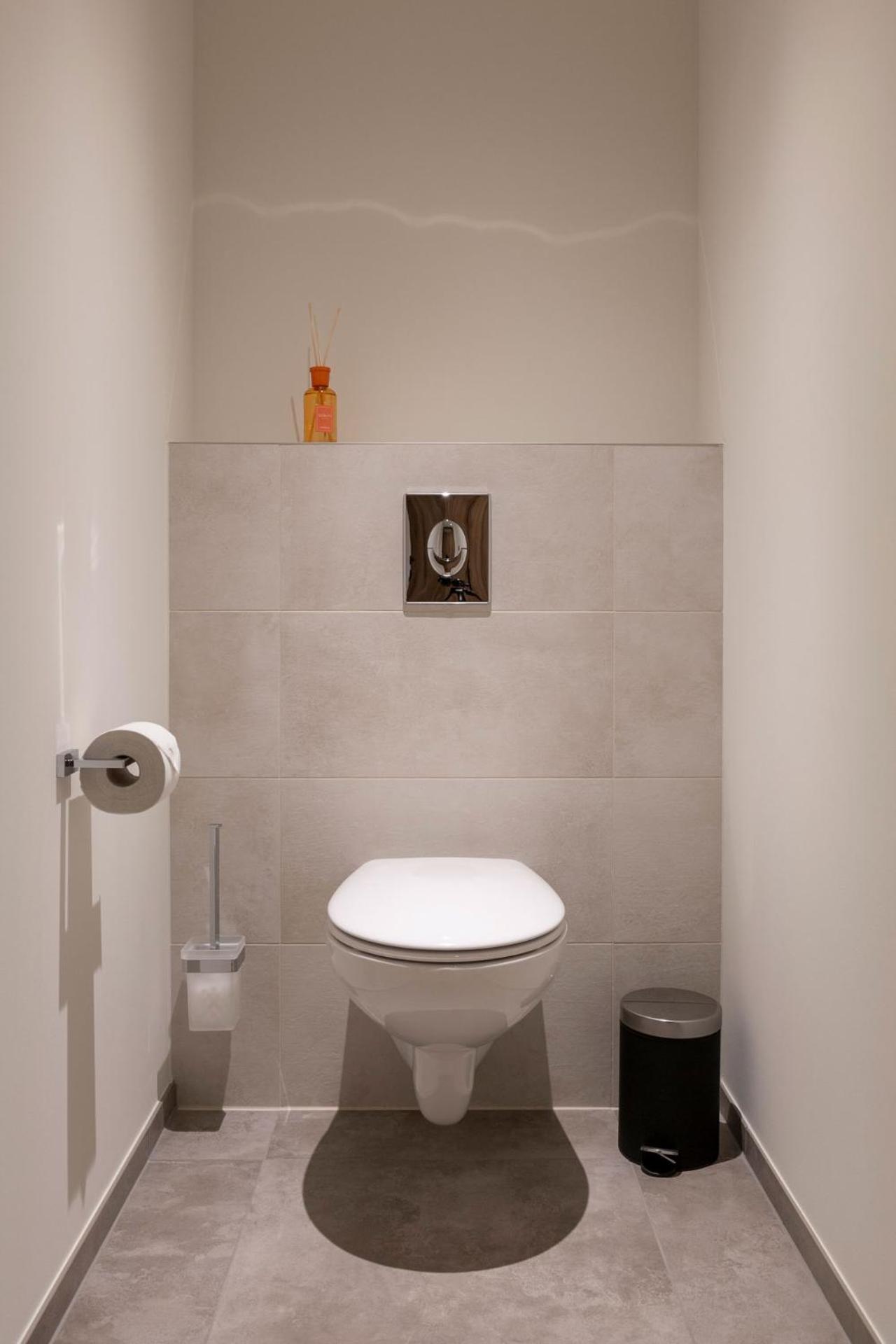 One-Bedroom Apartment - Photo 11