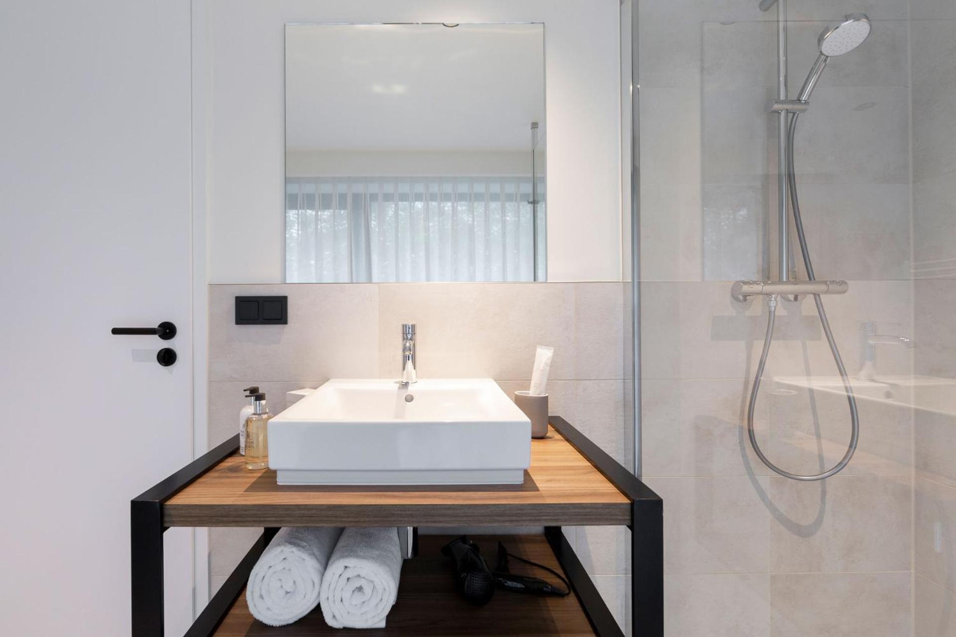 One-Bedroom Apartment - Photo 10