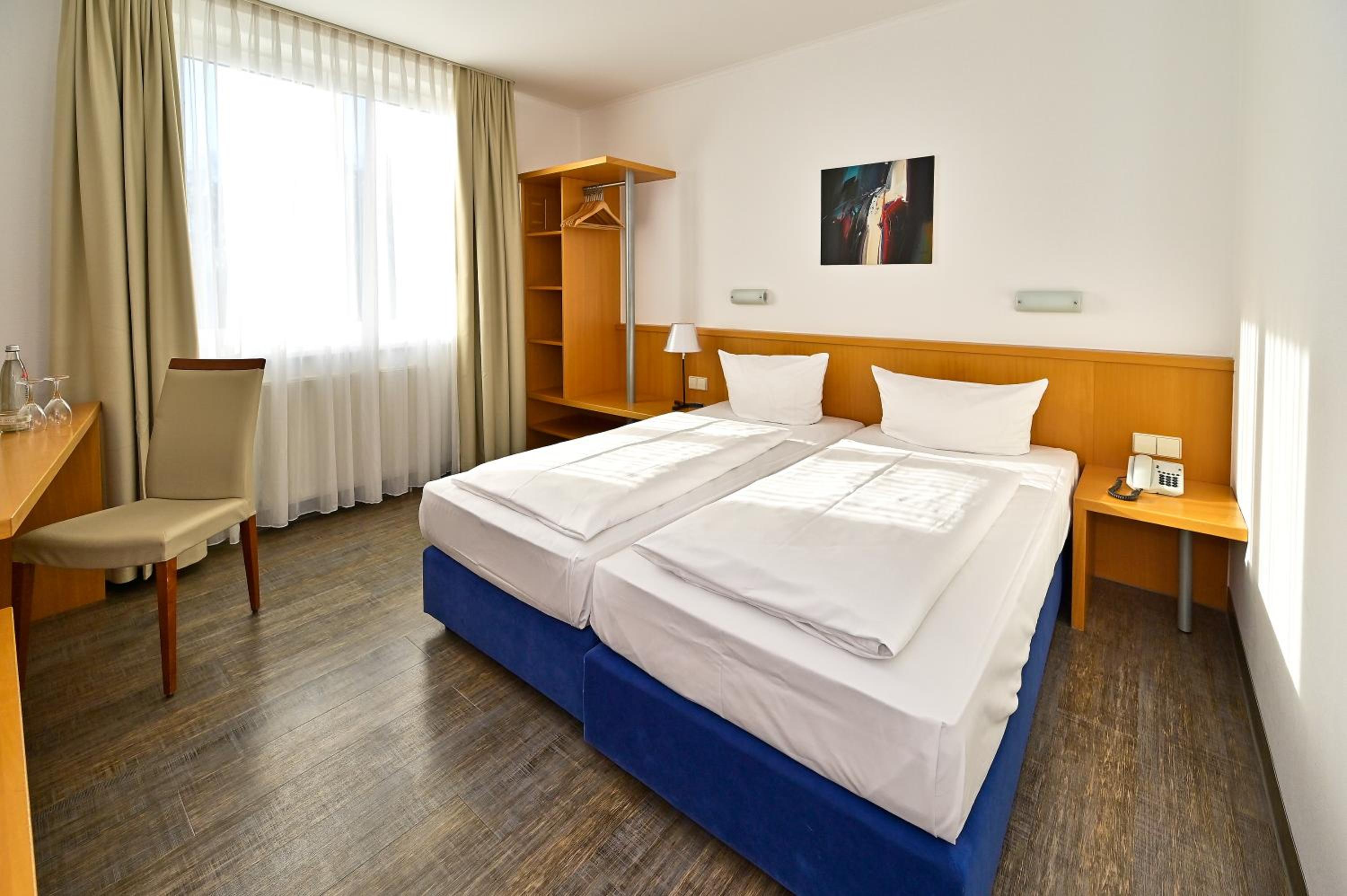 Standard  Double Room - Photo 3