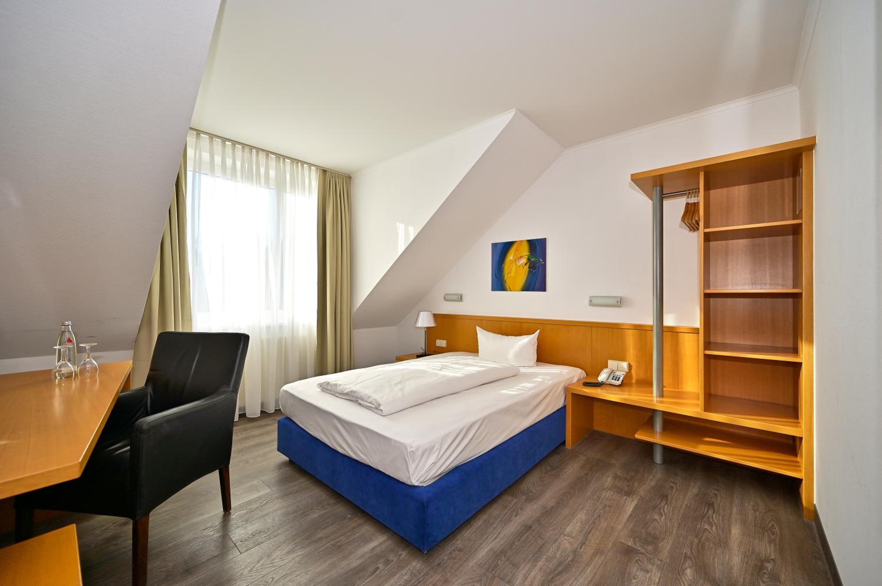 Standard  Double Room - Photo 1