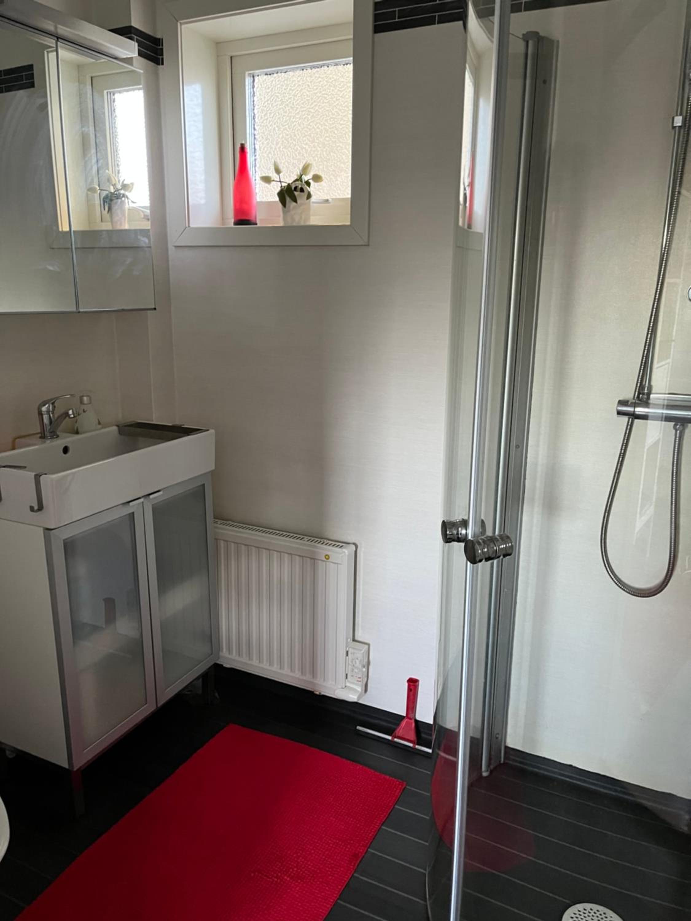 One-Bedroom House - Photo 4
