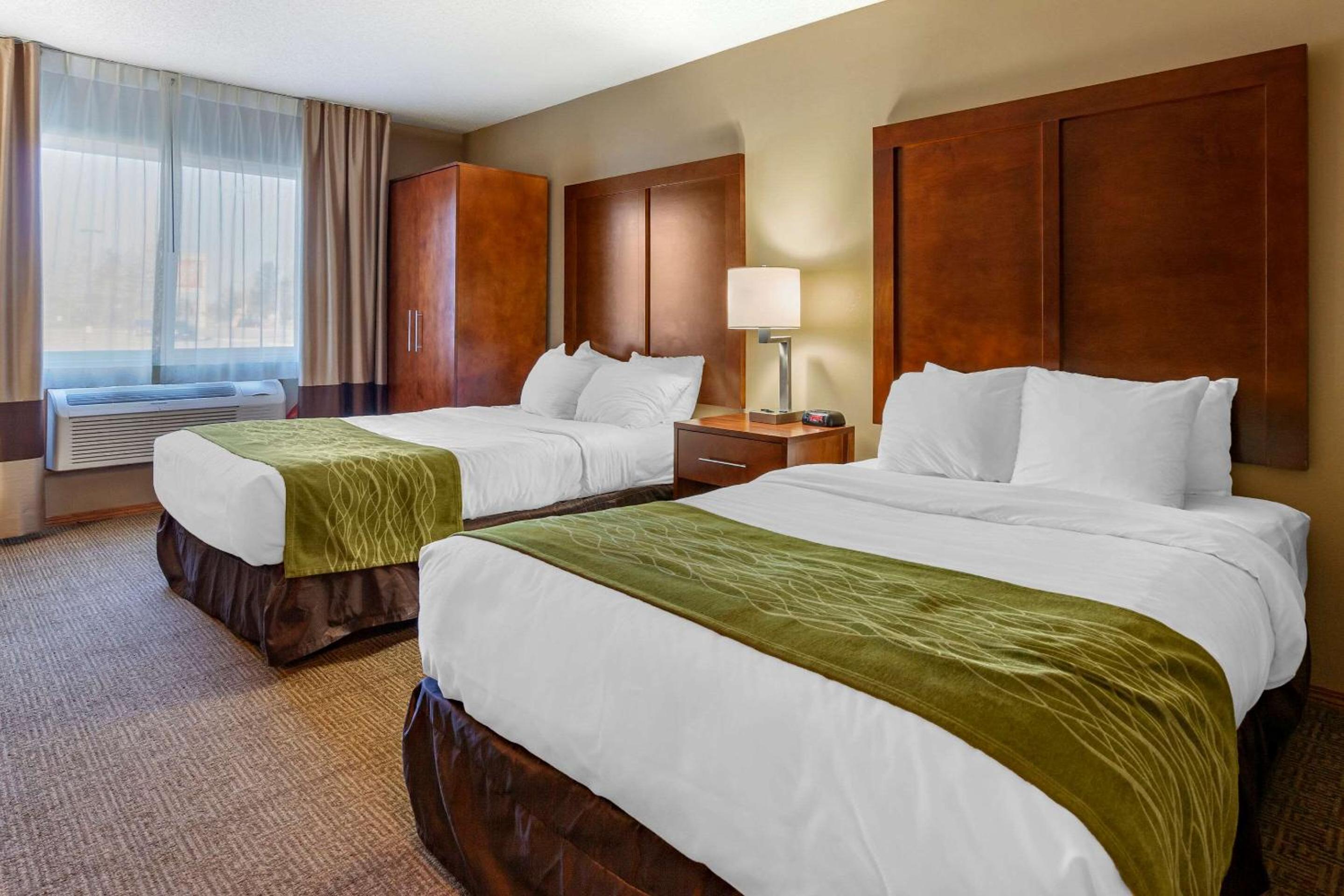 Double Room with Two Double Beds - Accessible/Non-Smoking