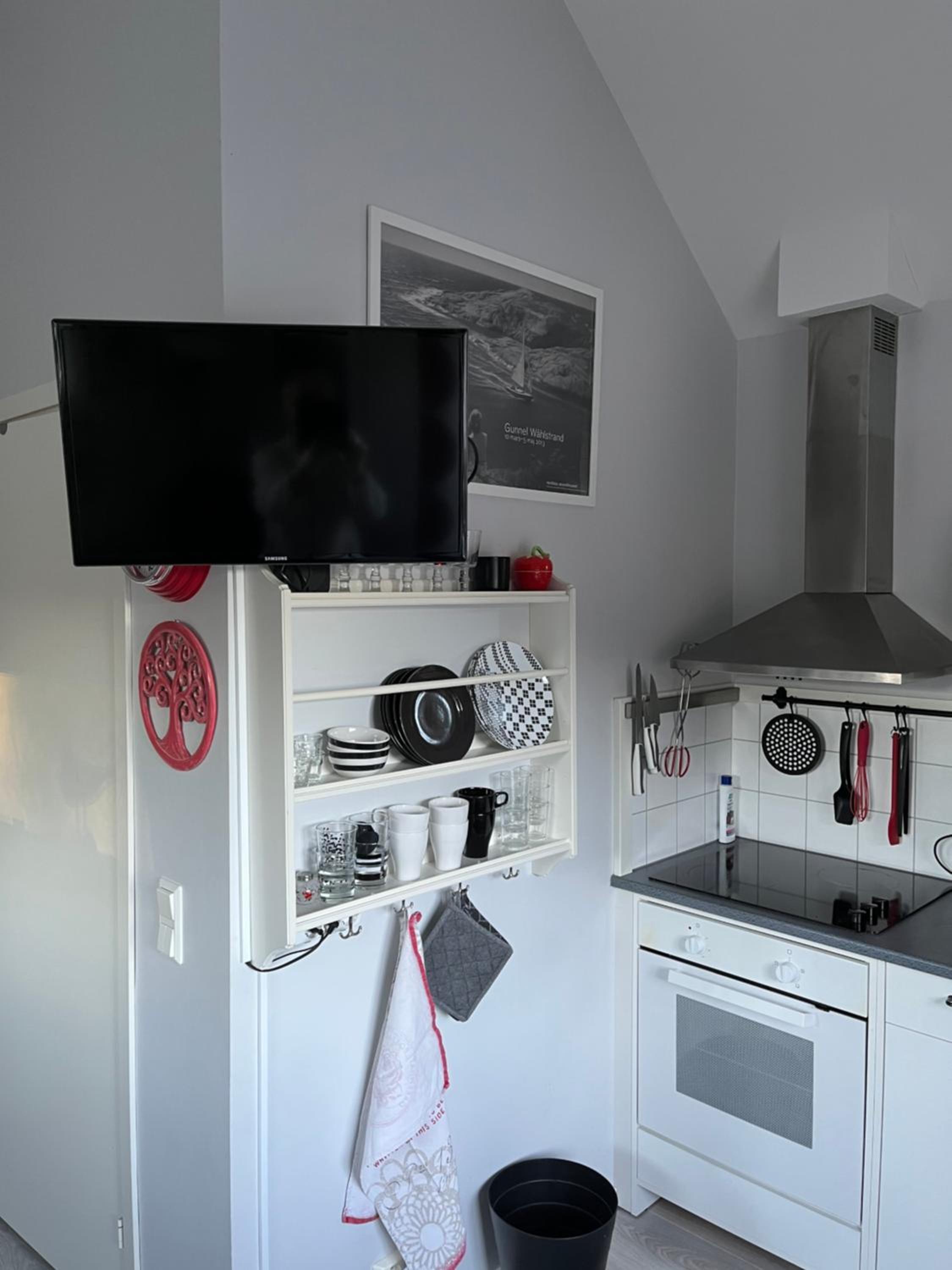 One-Bedroom House - Photo 7