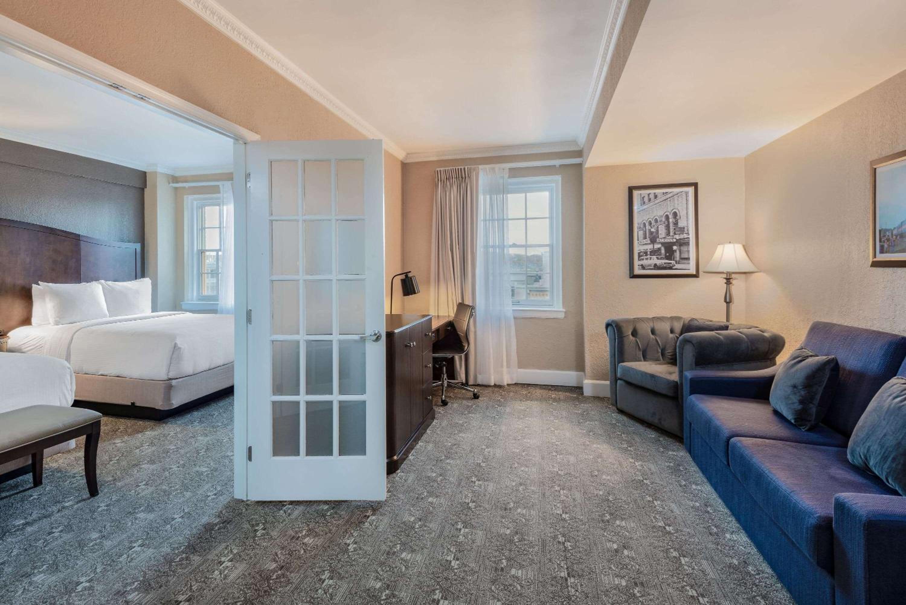 One-Bedroom Suite with Two Queen Beds