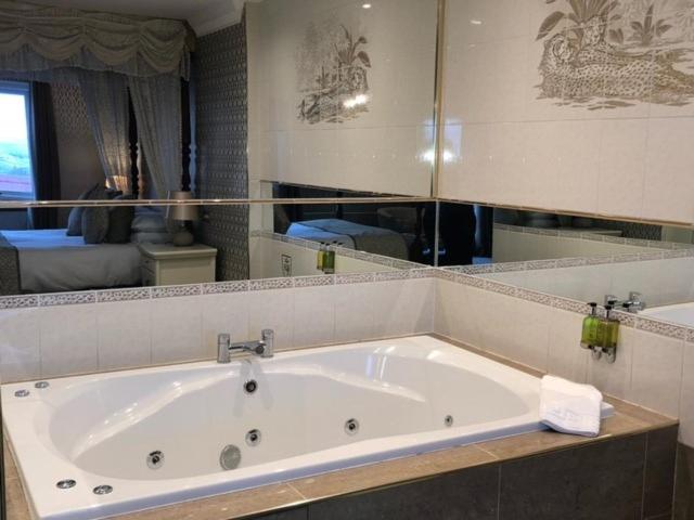 Premier Suite with Sea View - Photo 6