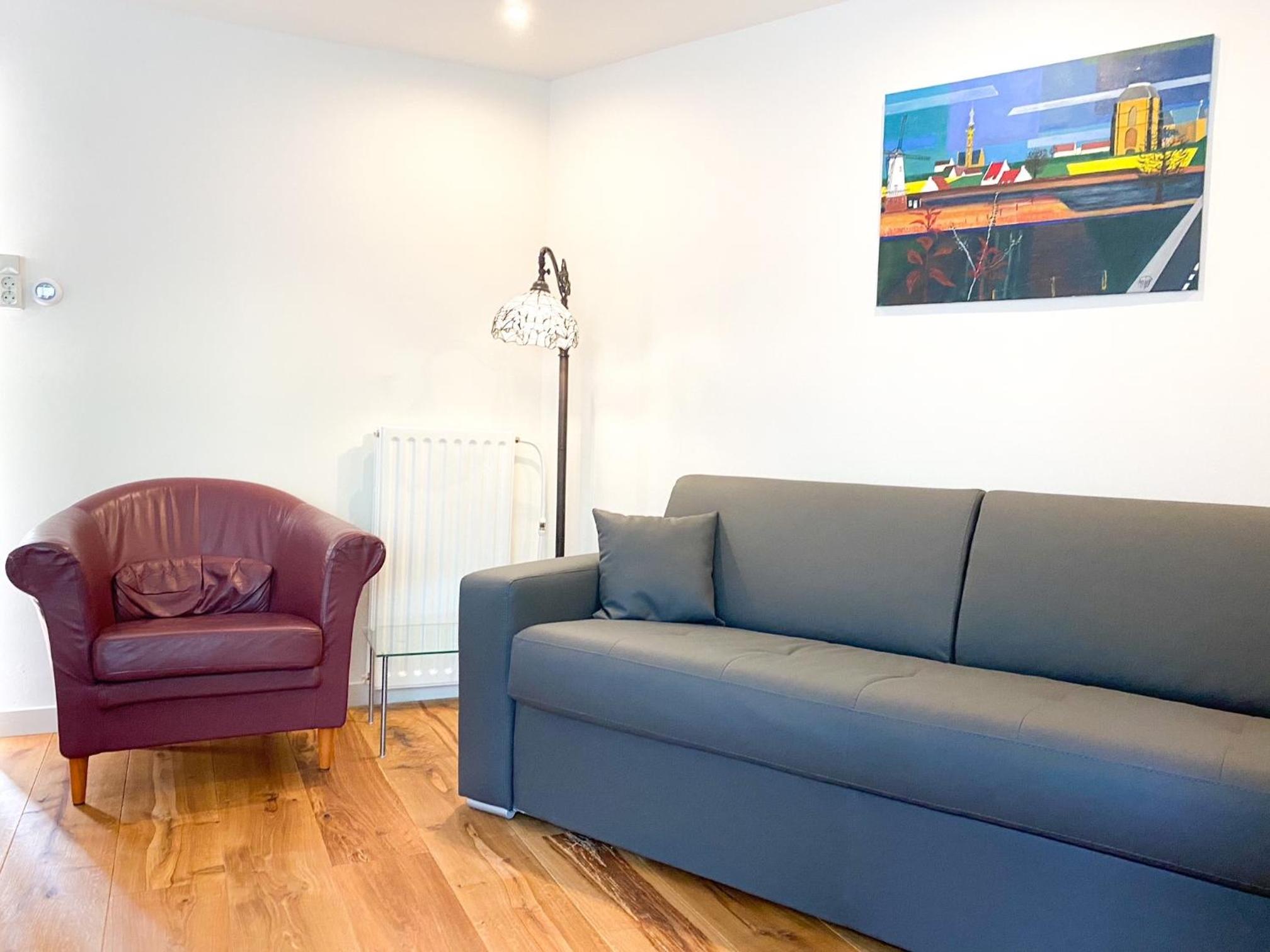 One-Bedroom Apartment photo 1