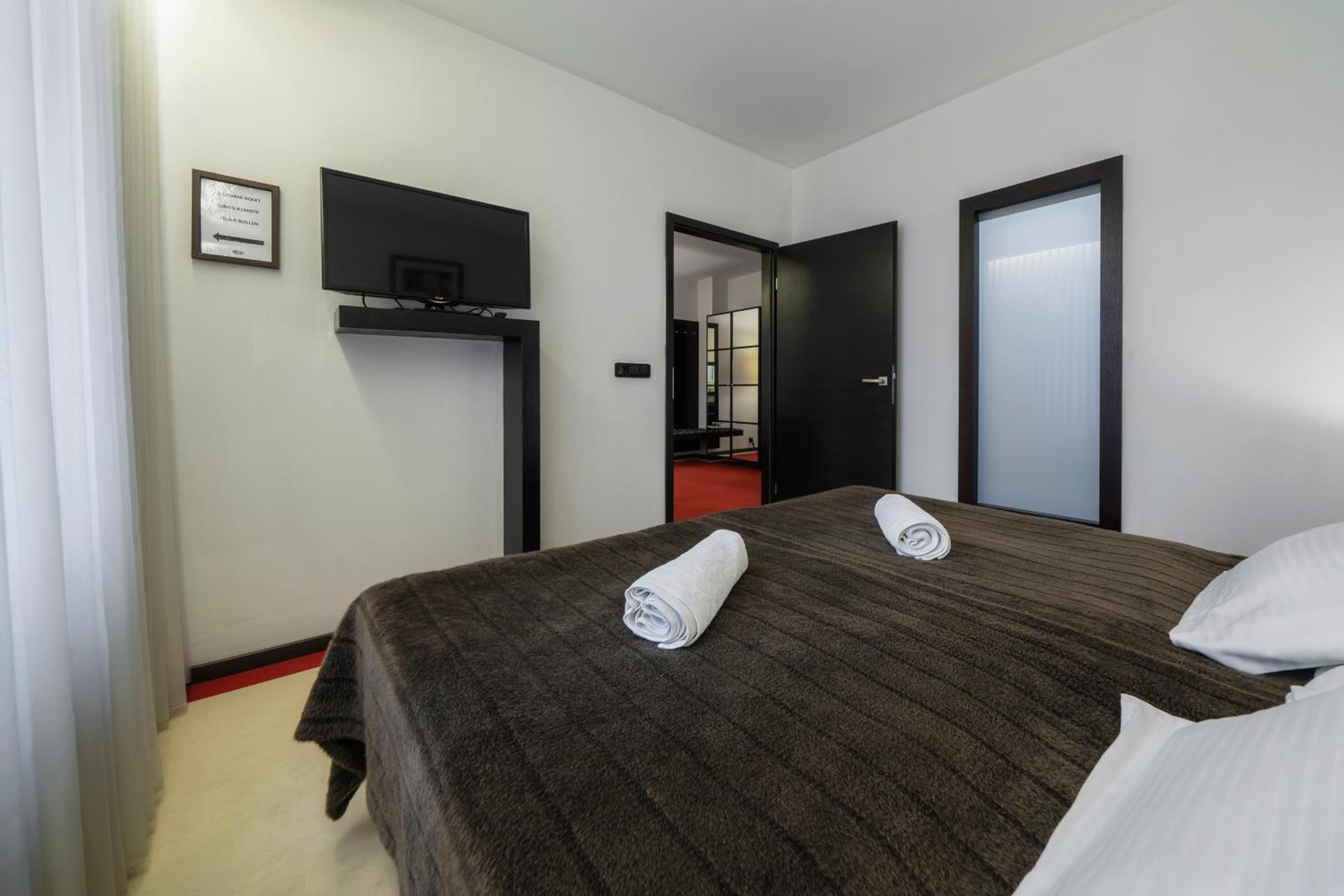 Superior King Suite photo 1