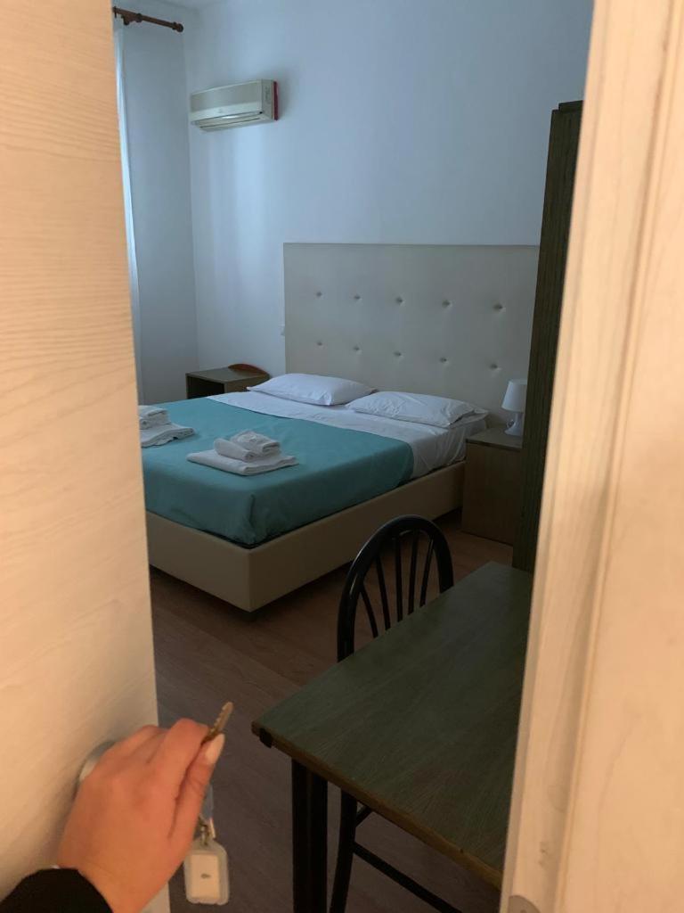 Double Room - Photo 5