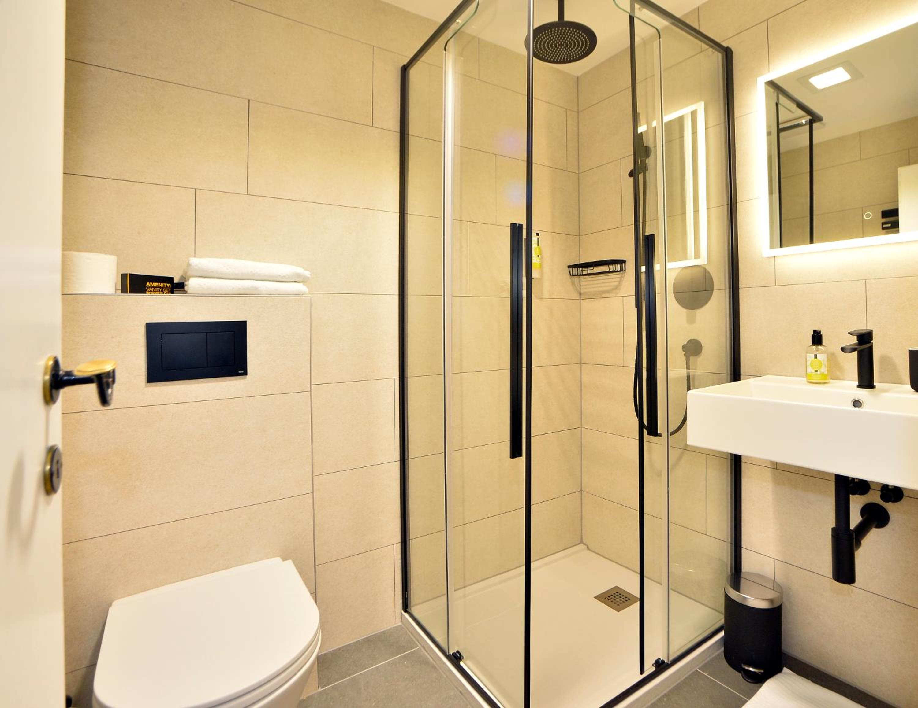 Double Room - Photo 6