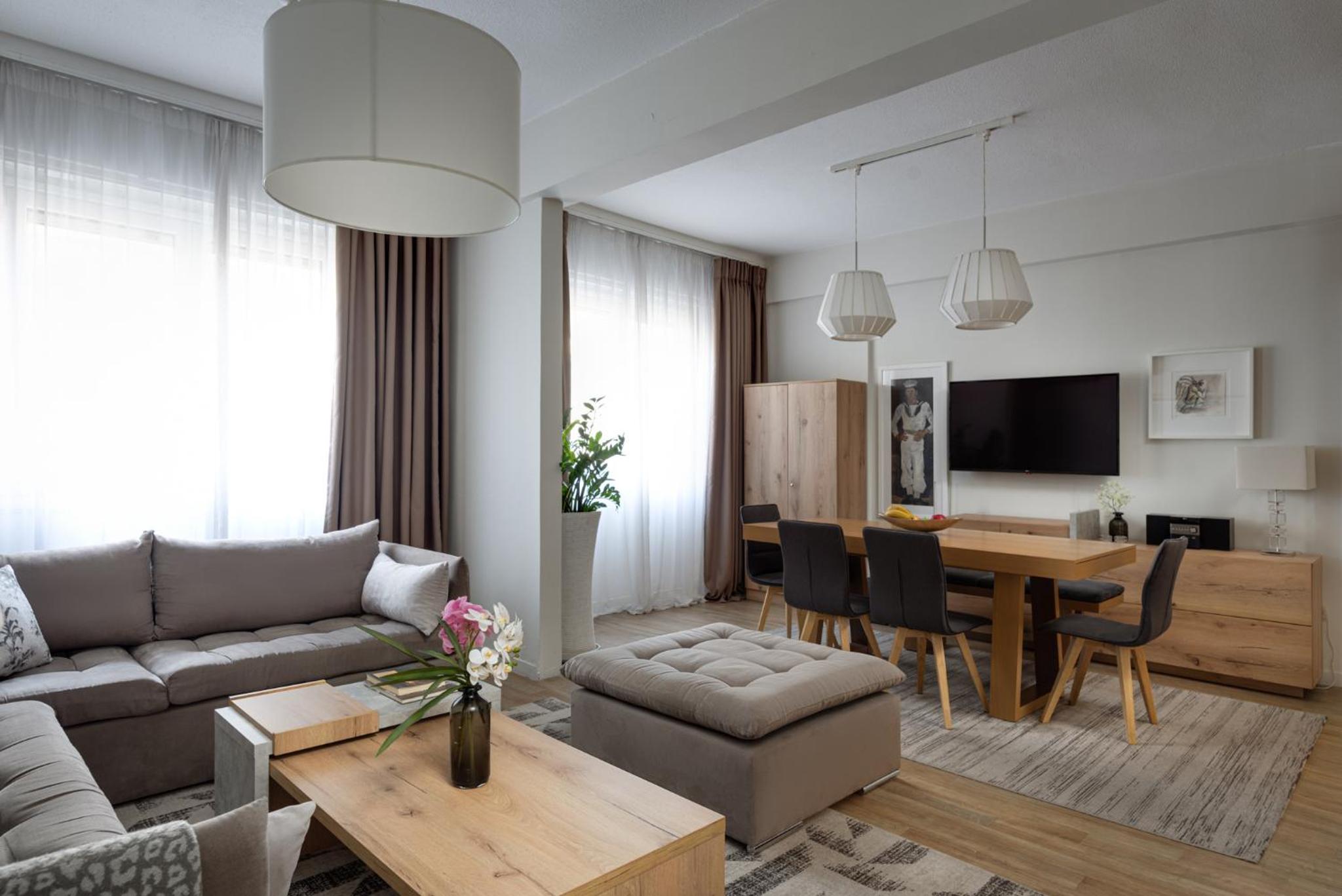 Apartment photo 2