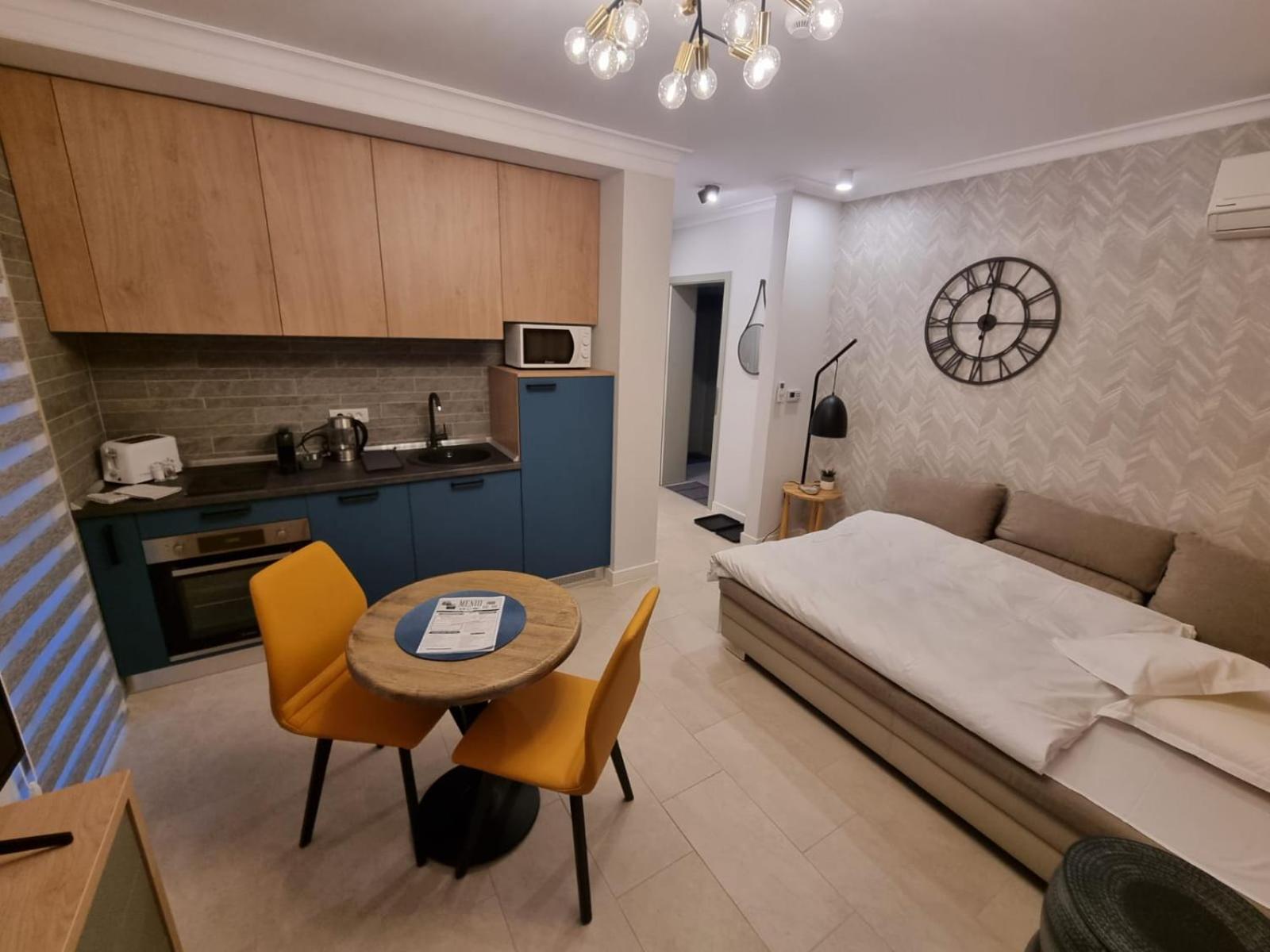 Studio Apartment with Balcony - Photo 1
