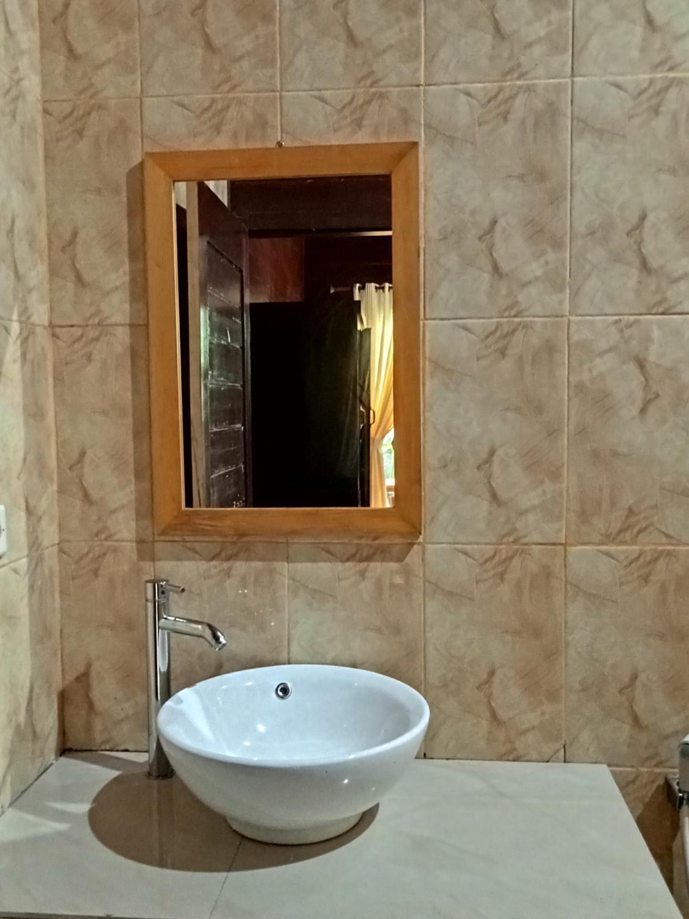 Standard Double Room - Photo 14