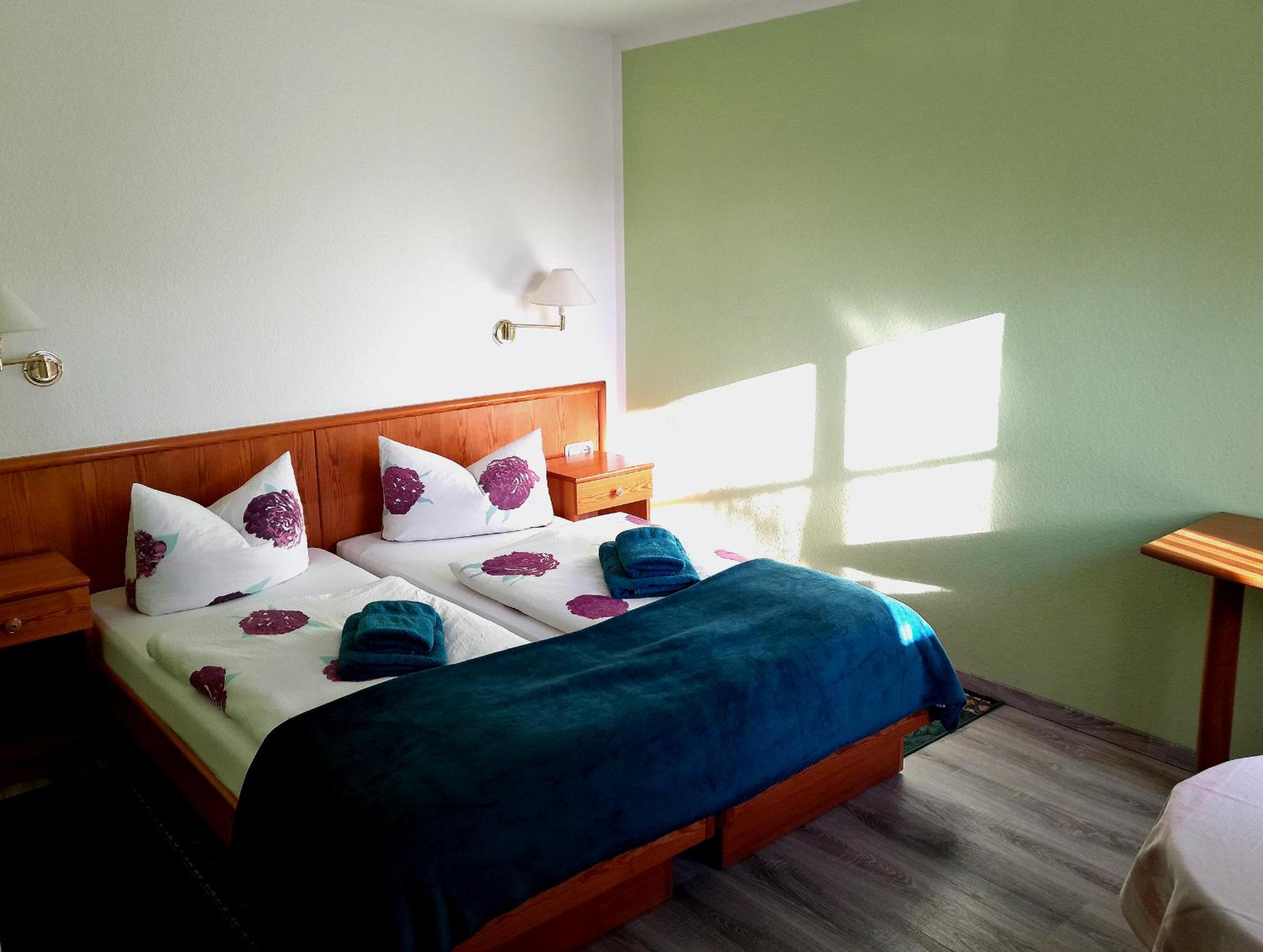 Double Room (1 Adult)