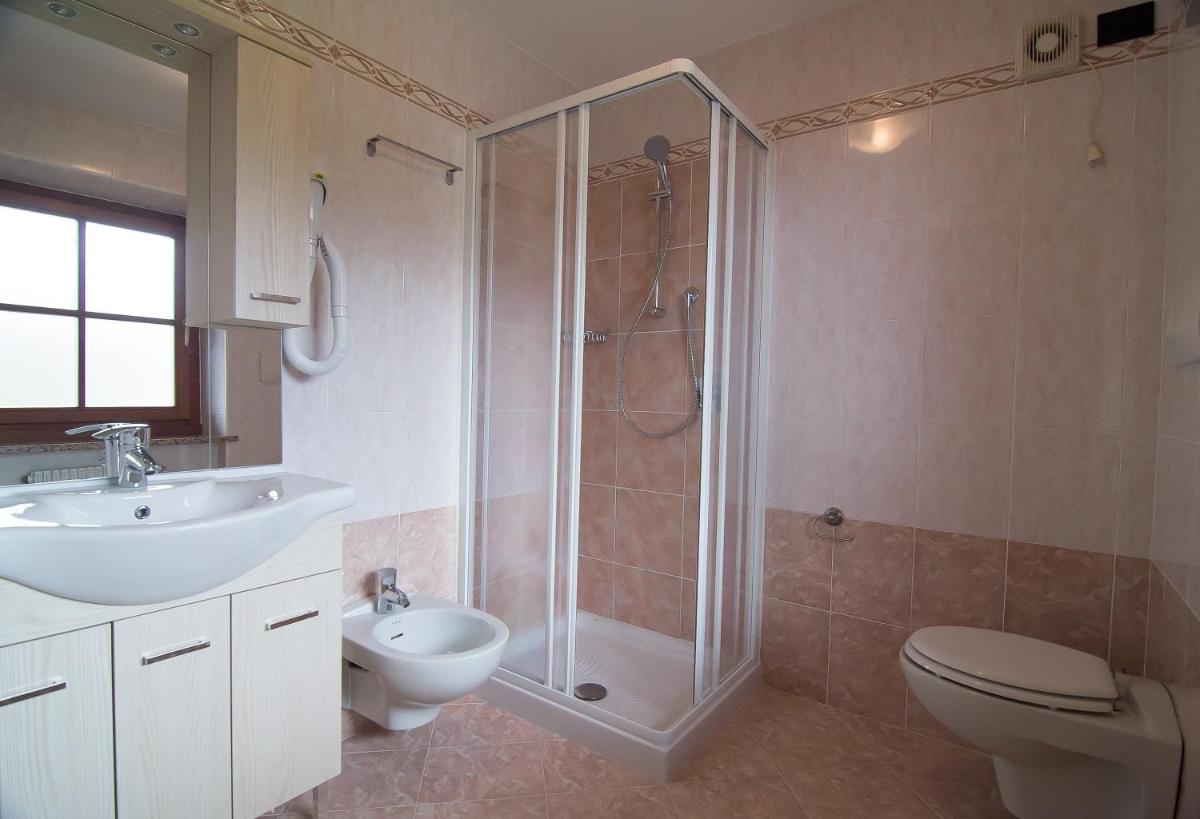 Two-Bedroom Apartment with Mountain View ( 4 Adults)