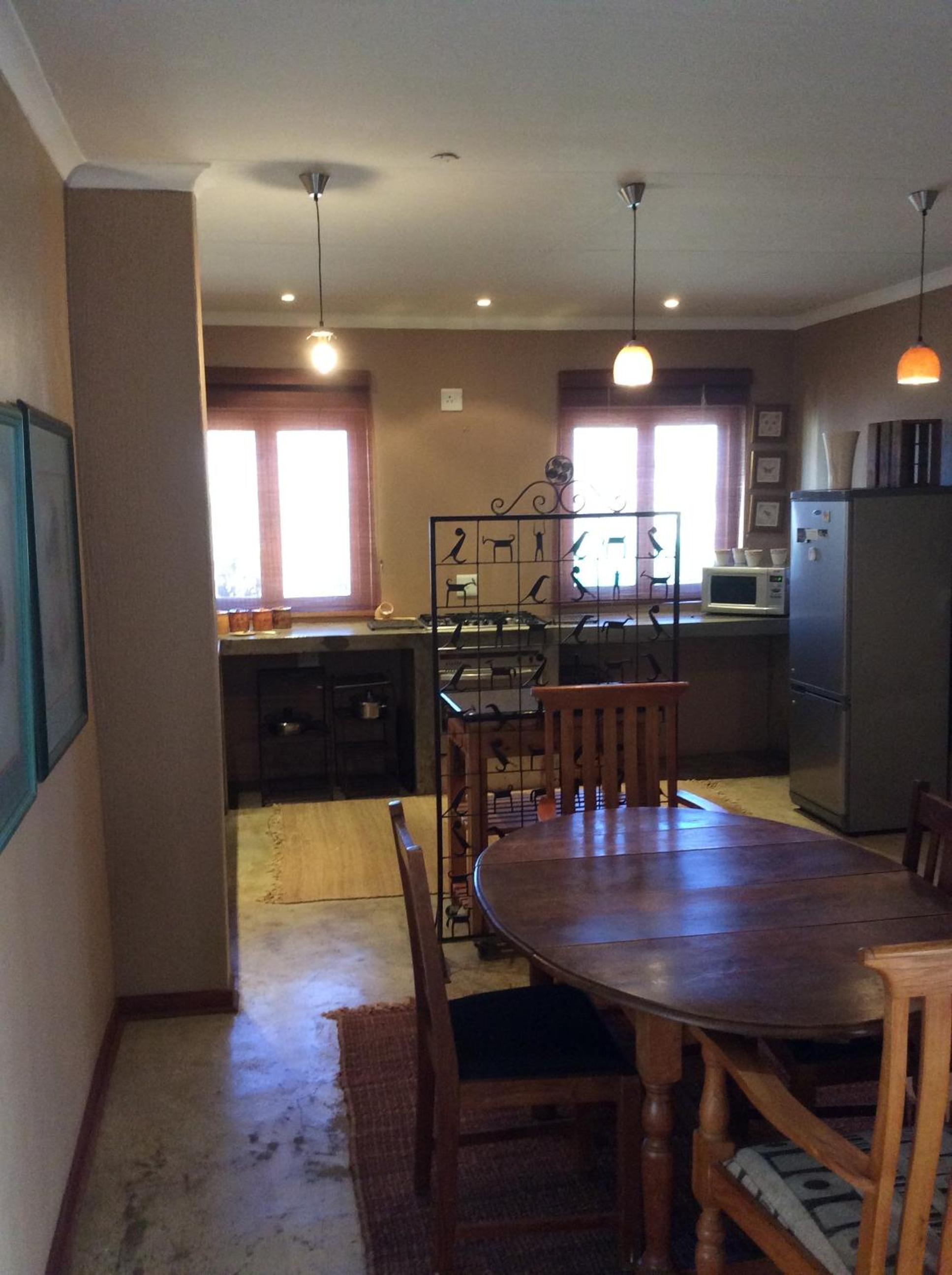 Deluxe King Suite - Photo 11