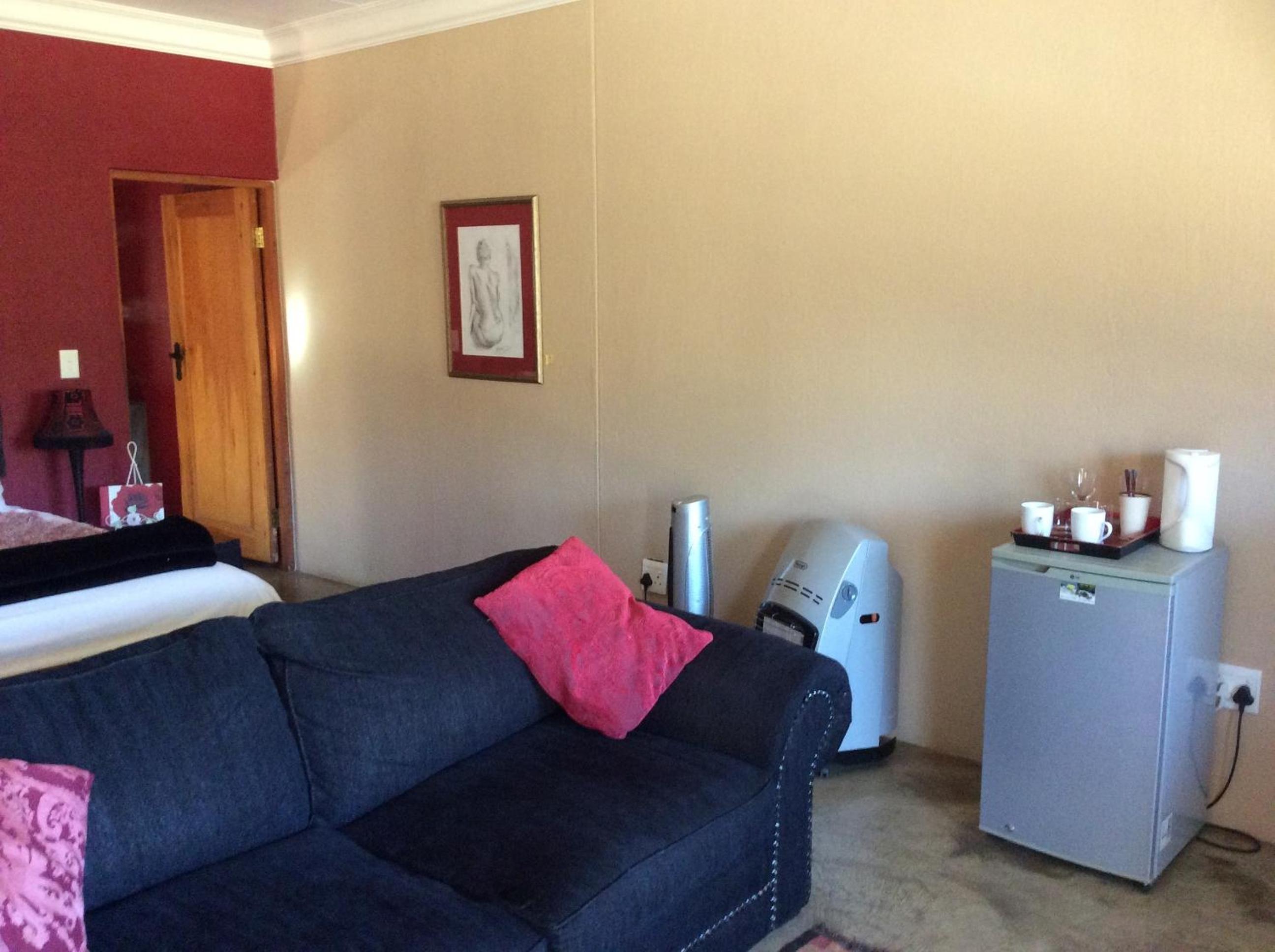 Deluxe King or Twin Suite with Mountain view - Photo 5