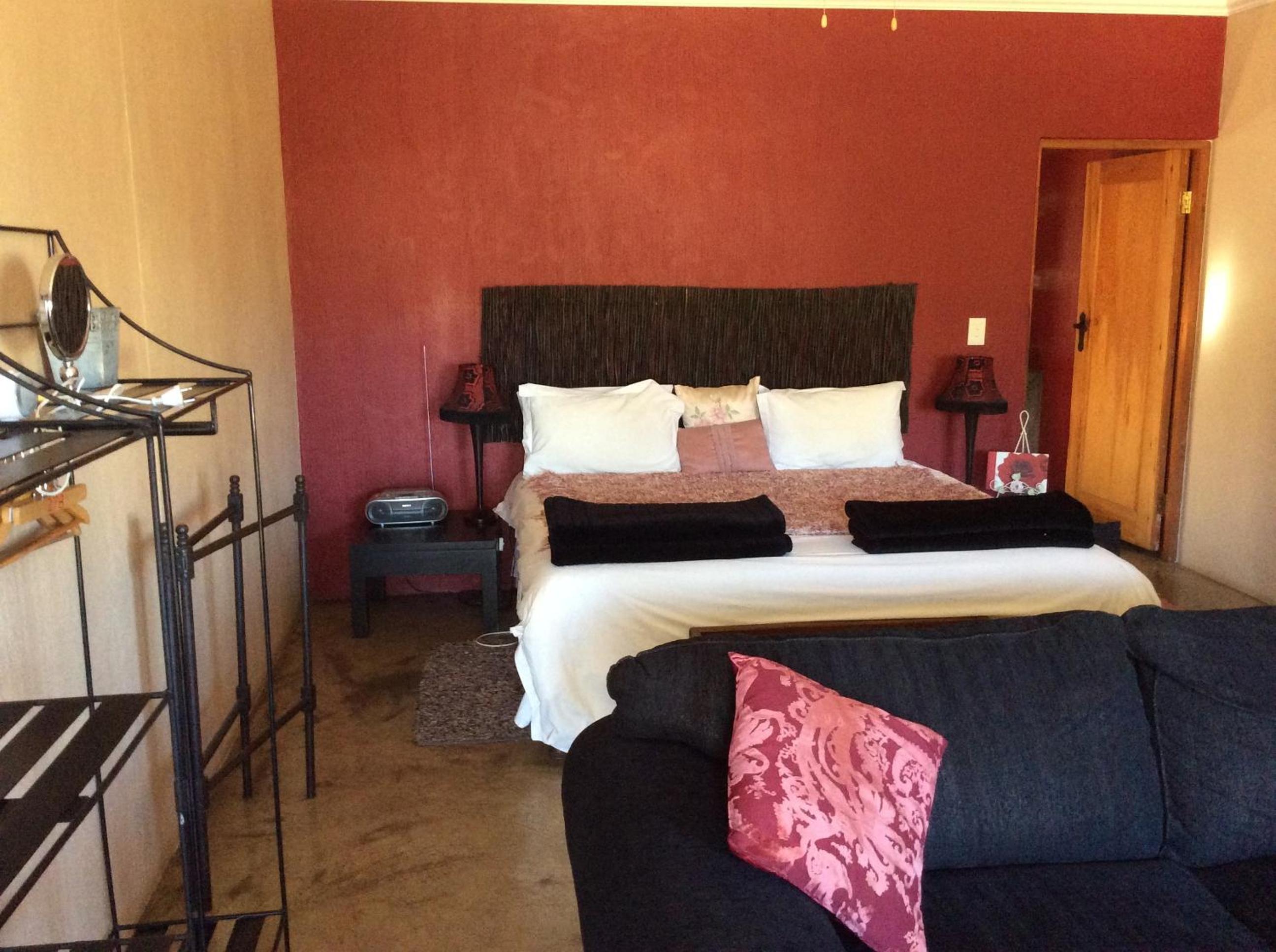 Deluxe King or Twin Suite with Mountain view - Photo 1