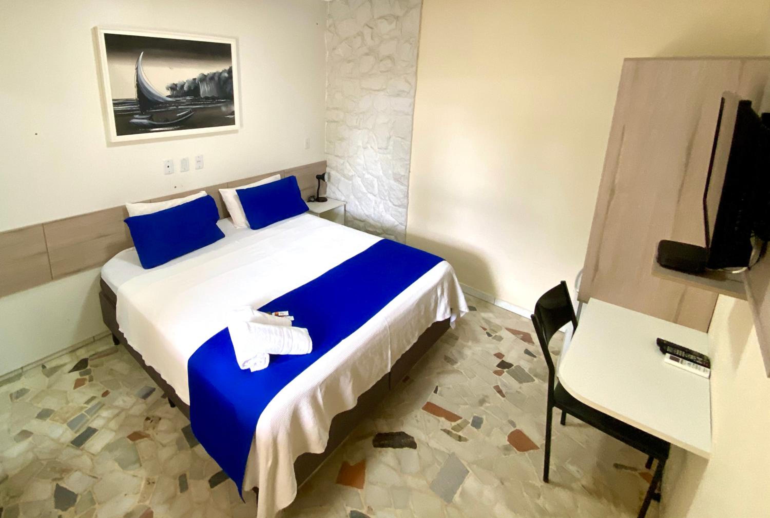 Large Double or Twin Room photo 2