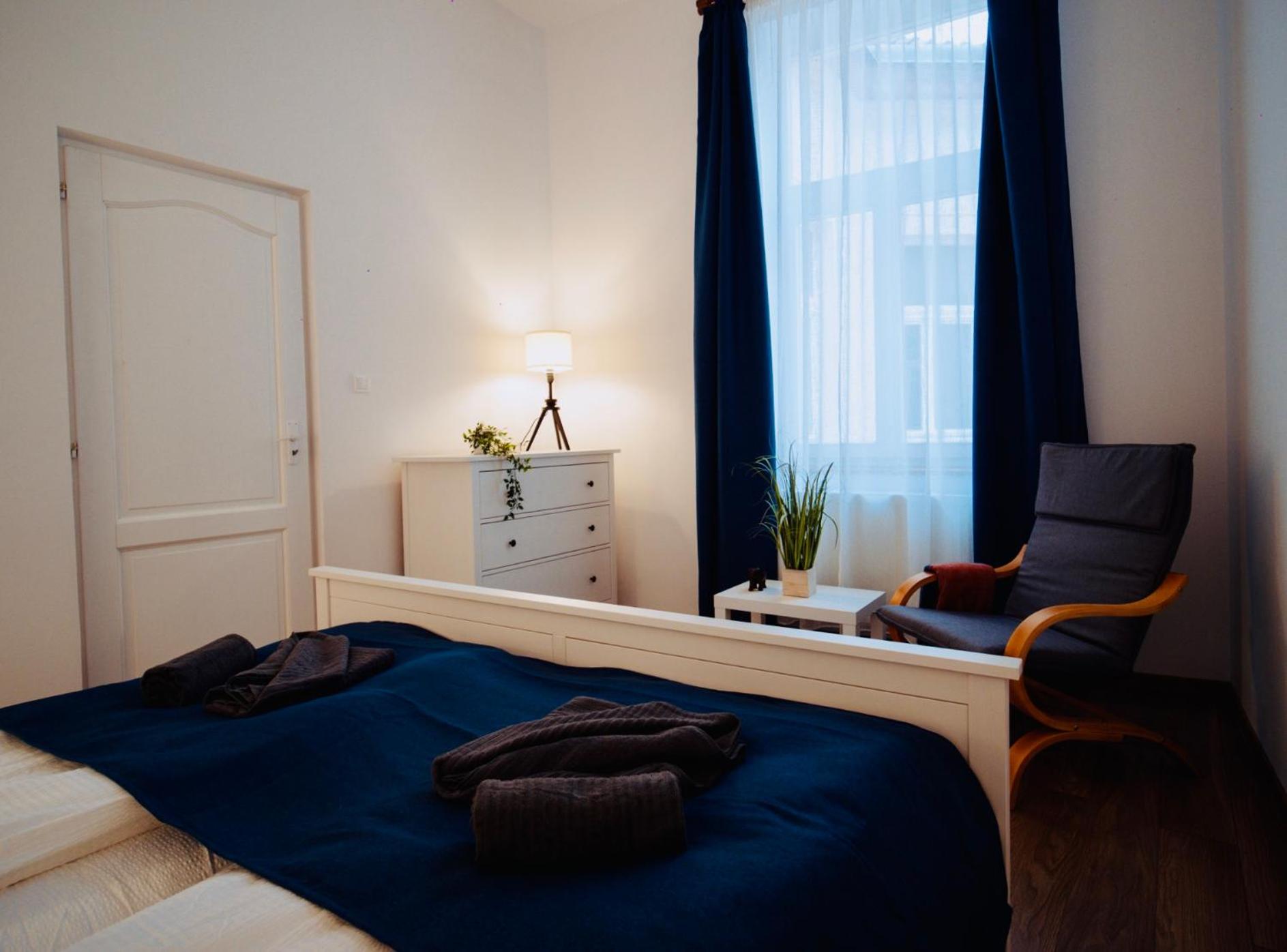 Two-Bedroom Apartment - Photo 19