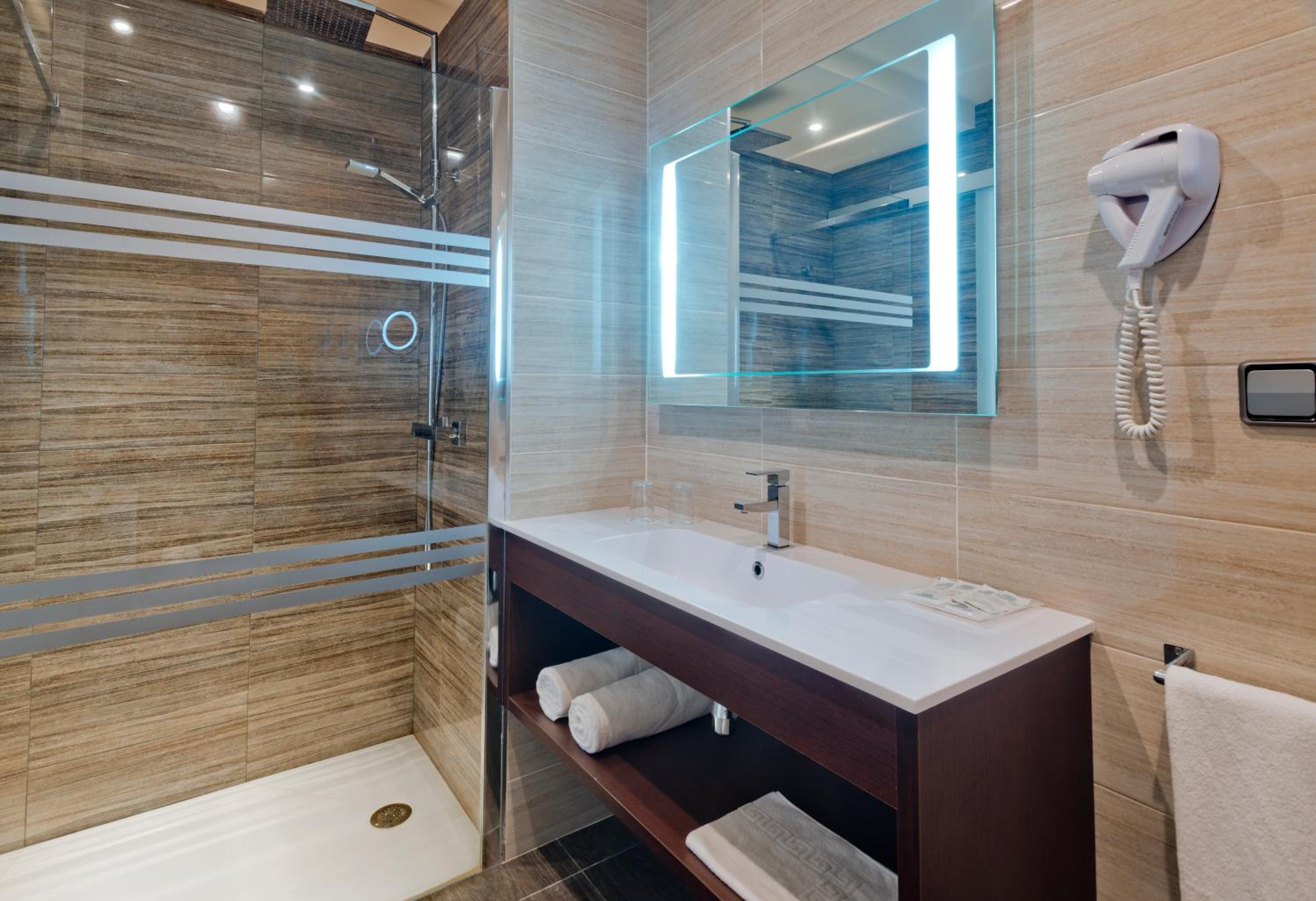 Premium Double Room - Photo 3