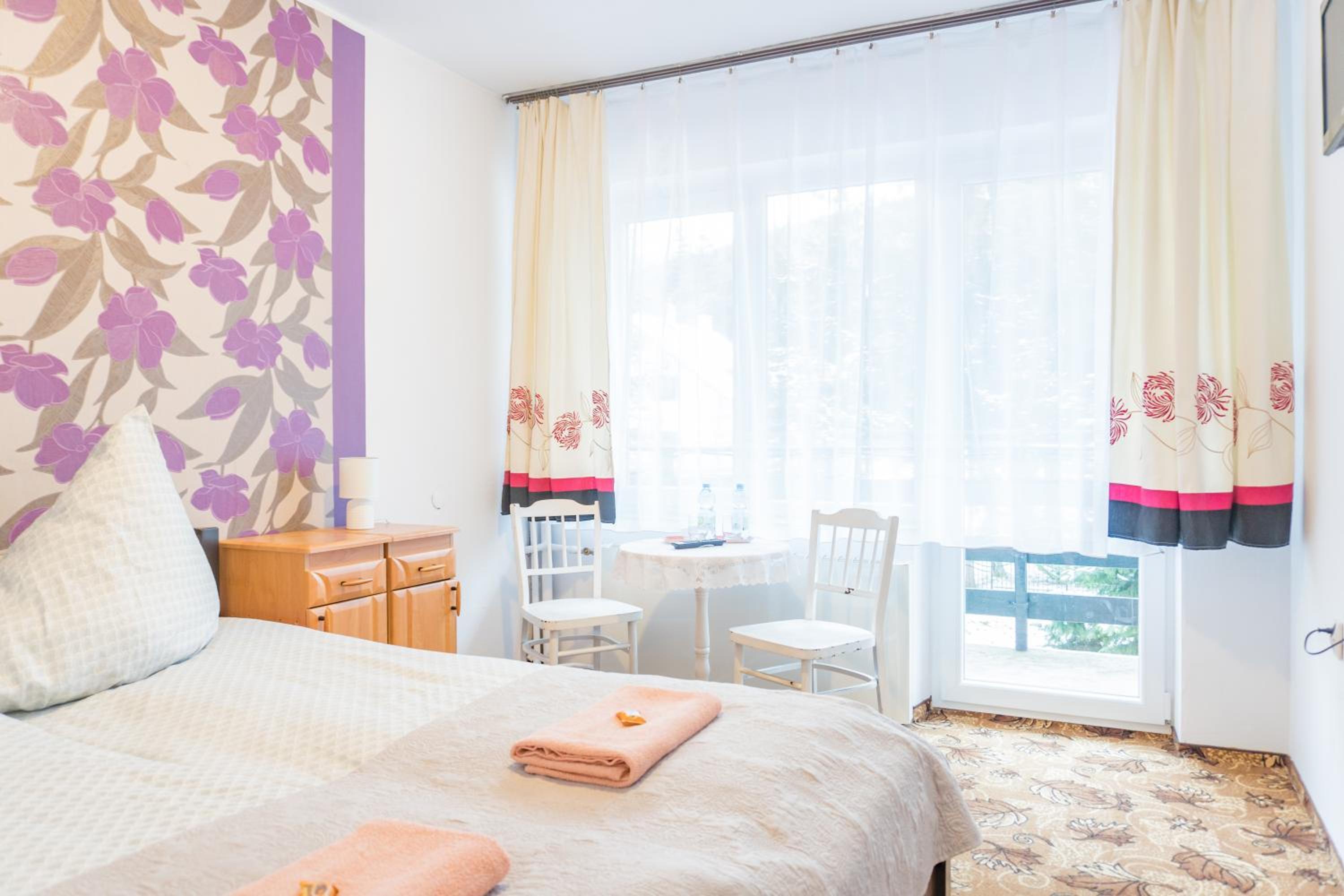 Small Double Room - Photo 1