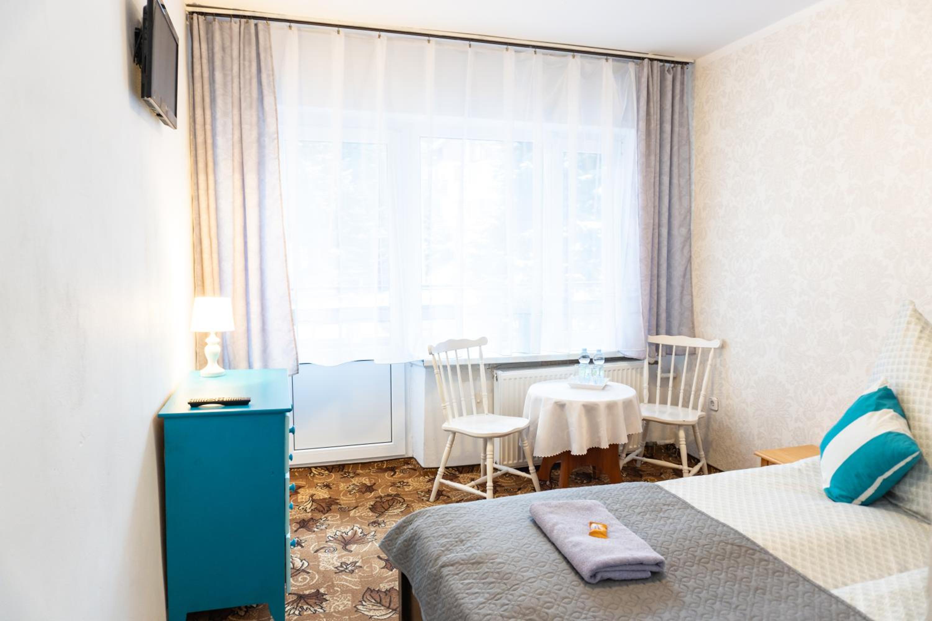 Small Double Room - Photo 6