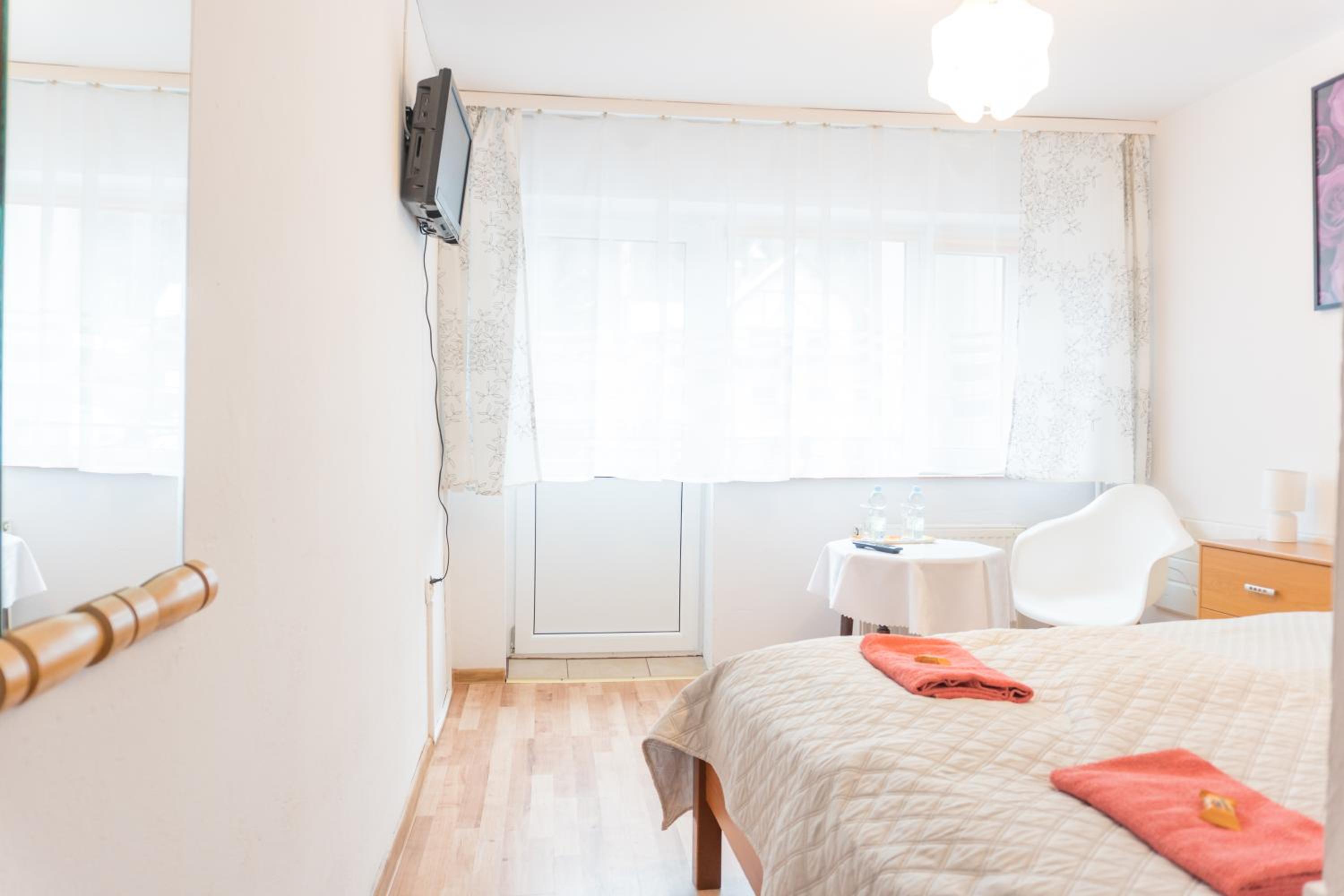 Economy Double Room photo 1