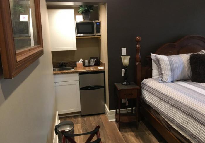 Deluxe King Room photo 1