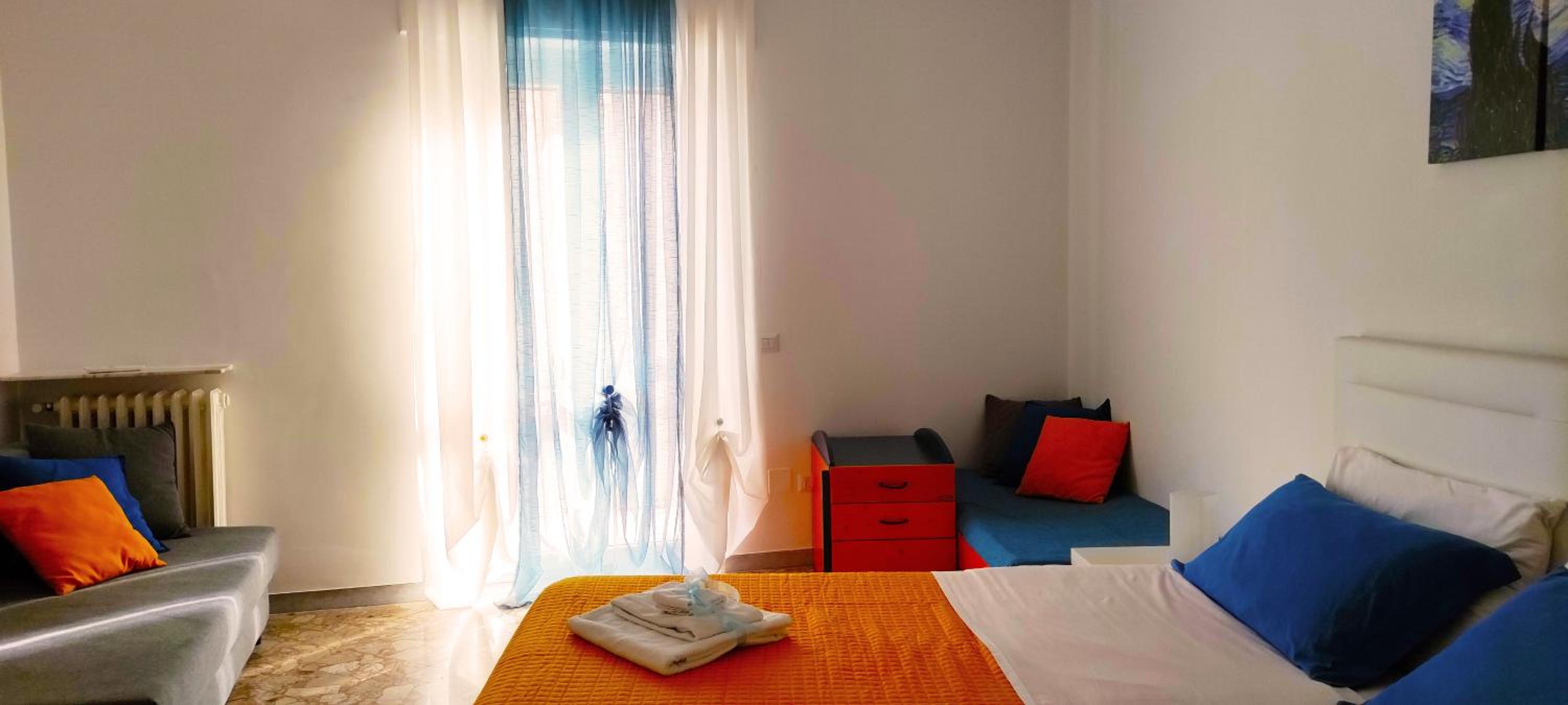 One-Bedroom Apartment - Photo 12