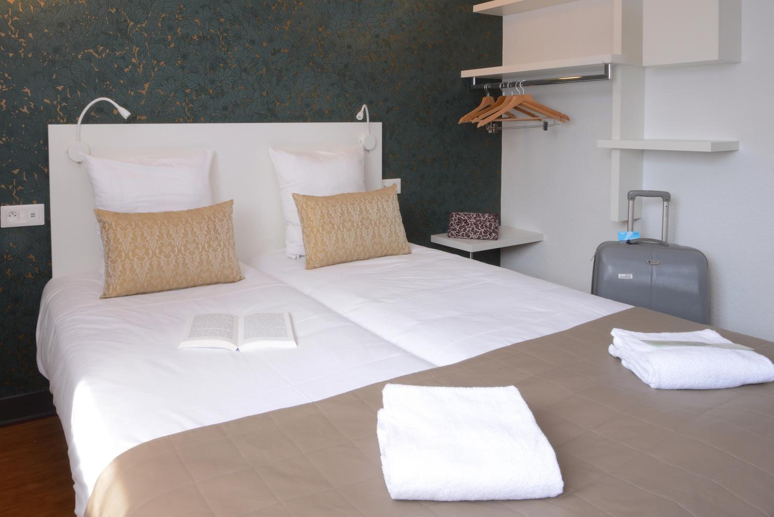 Twin Room - Photo 2