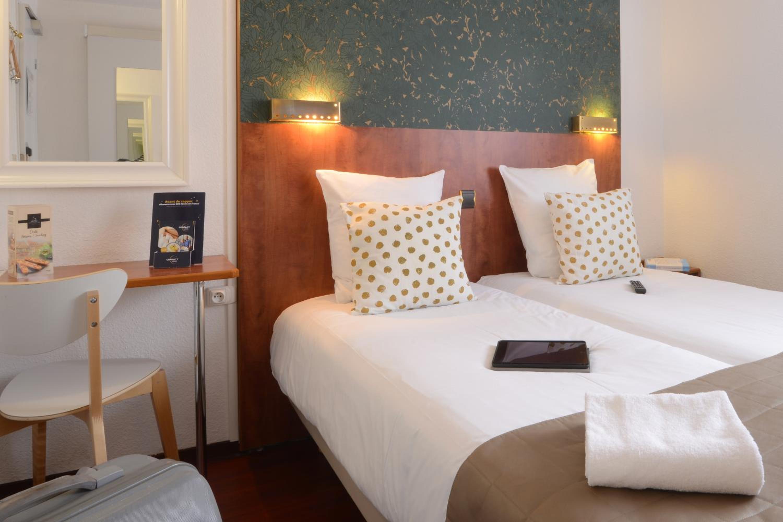 Twin Room - Photo 3