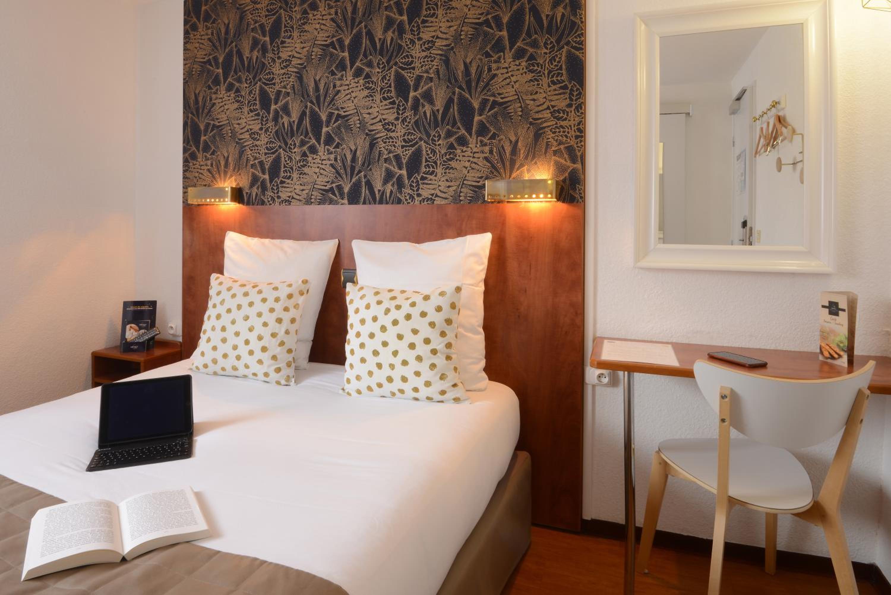 Double Room - Photo 8