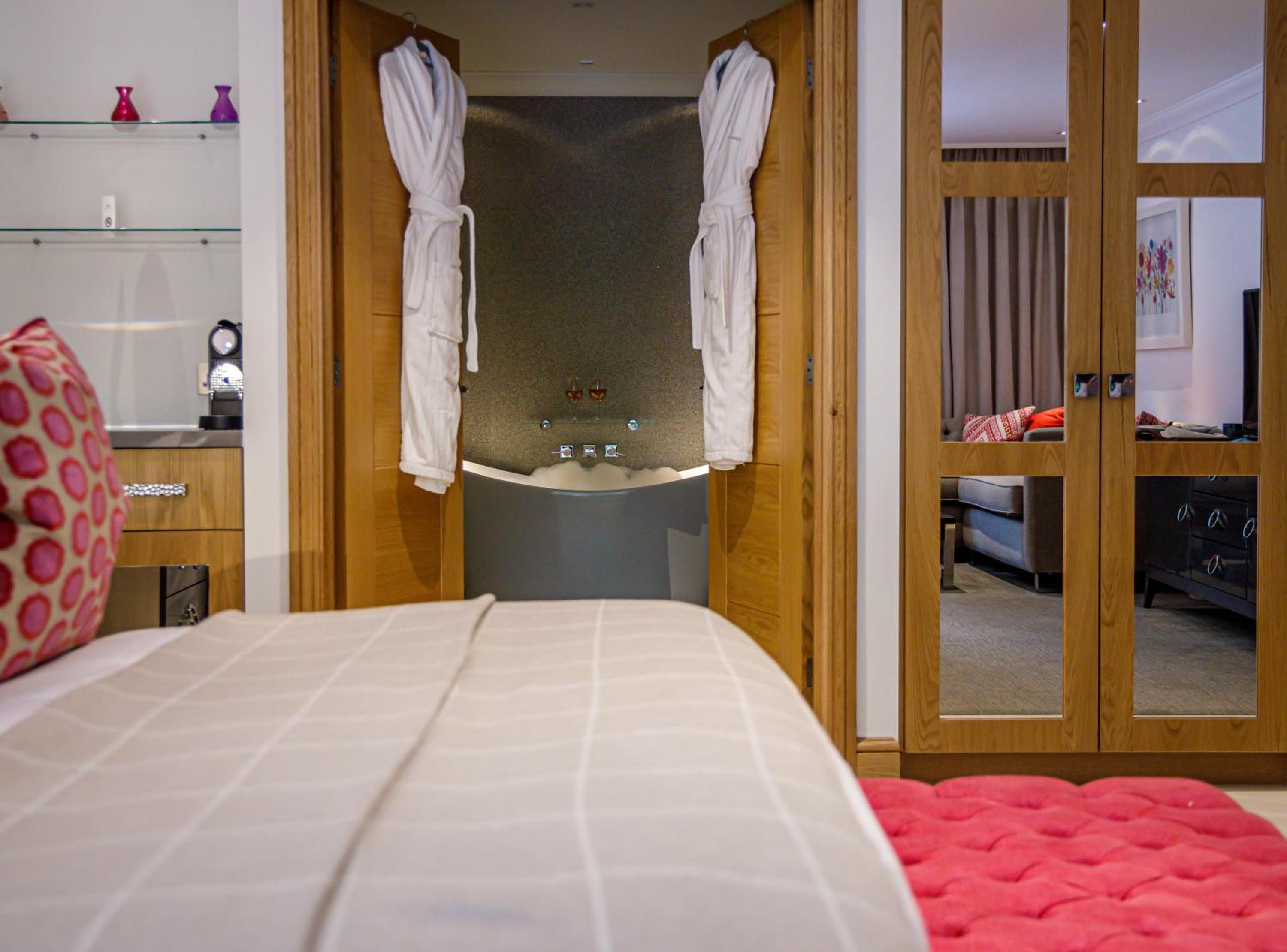 Luxury Garden Suite - Photo 22