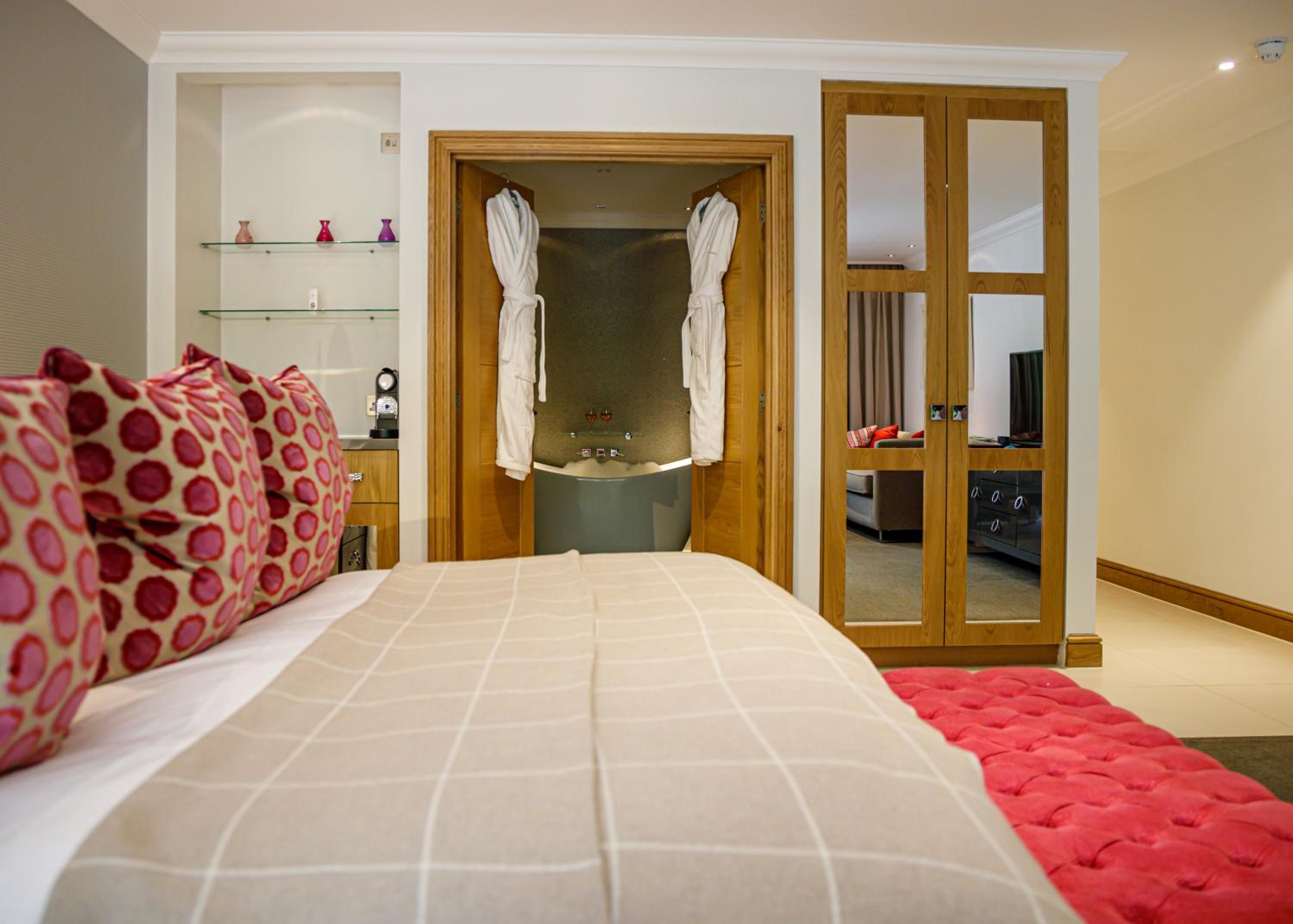 Luxury Garden Suite - Photo 27
