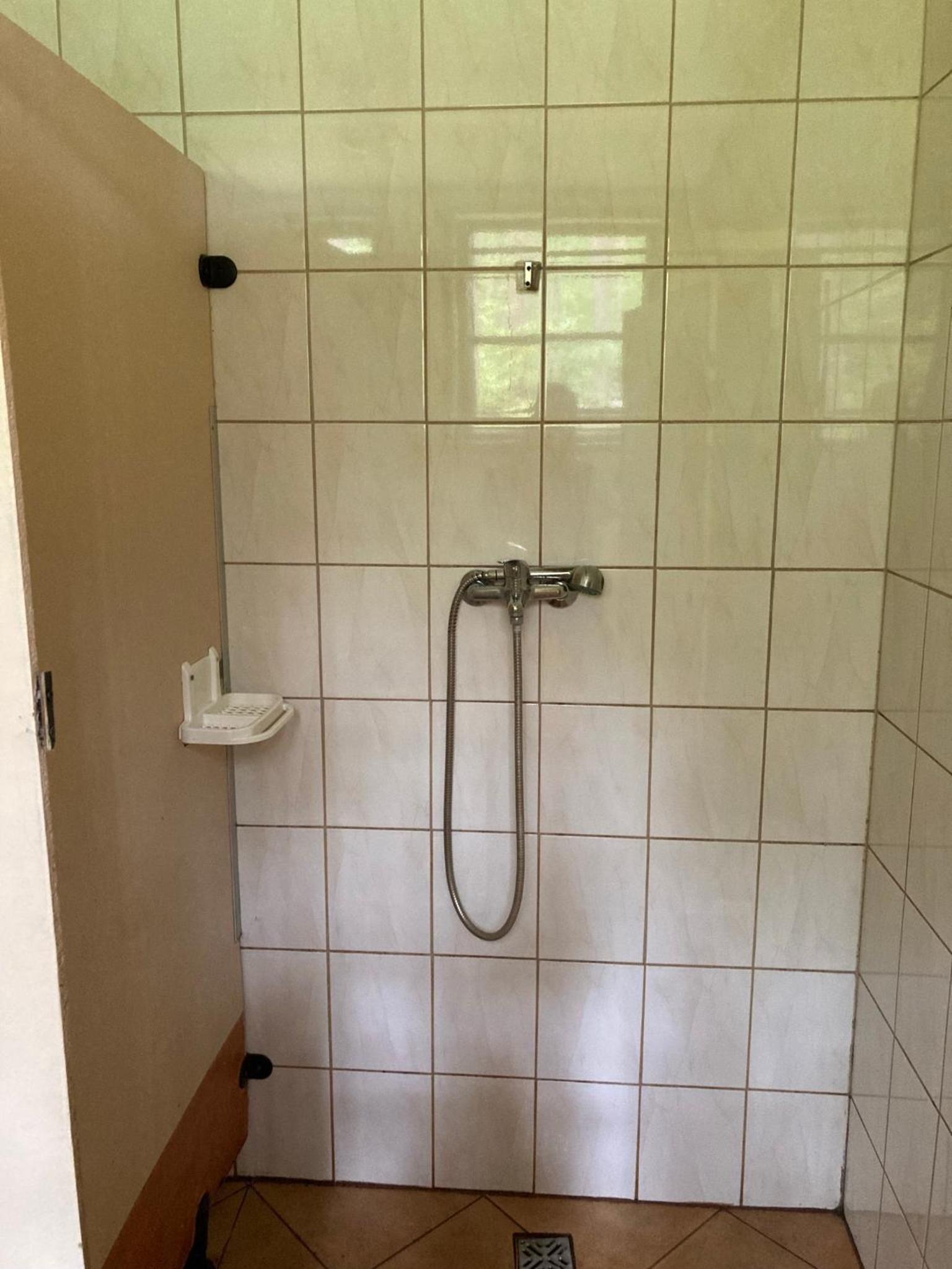 Chalet with Shared Bathroom photo 2