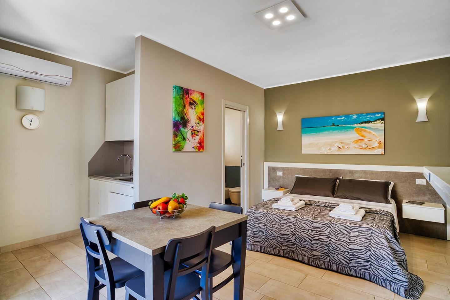 Deluxe Family Room