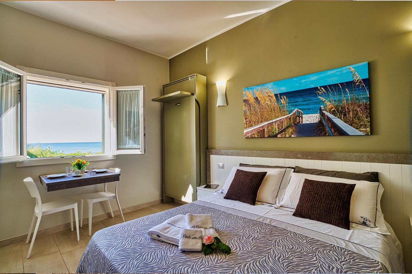 Deluxe Triple Room with Sea View