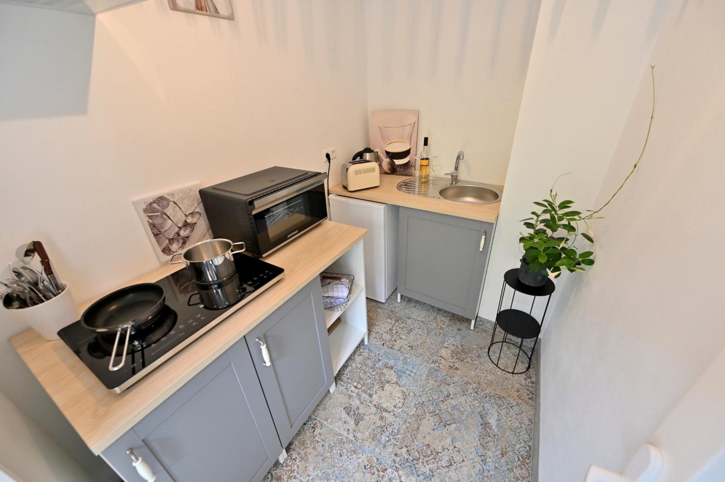 Apartment with Shower photo 3