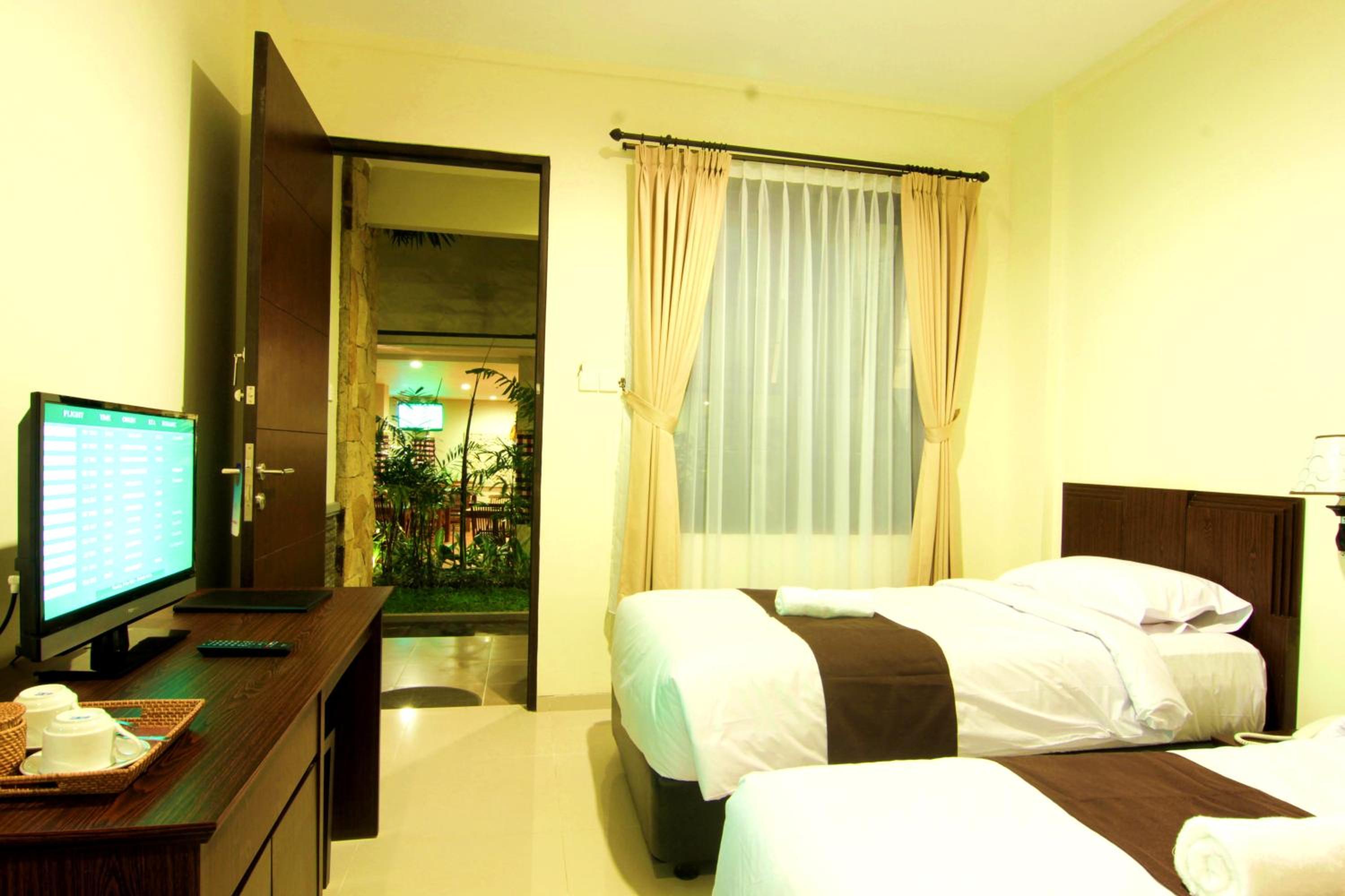 Superior Double or Twin Room with Pool View with Free One Way Airport Transfer photo 3