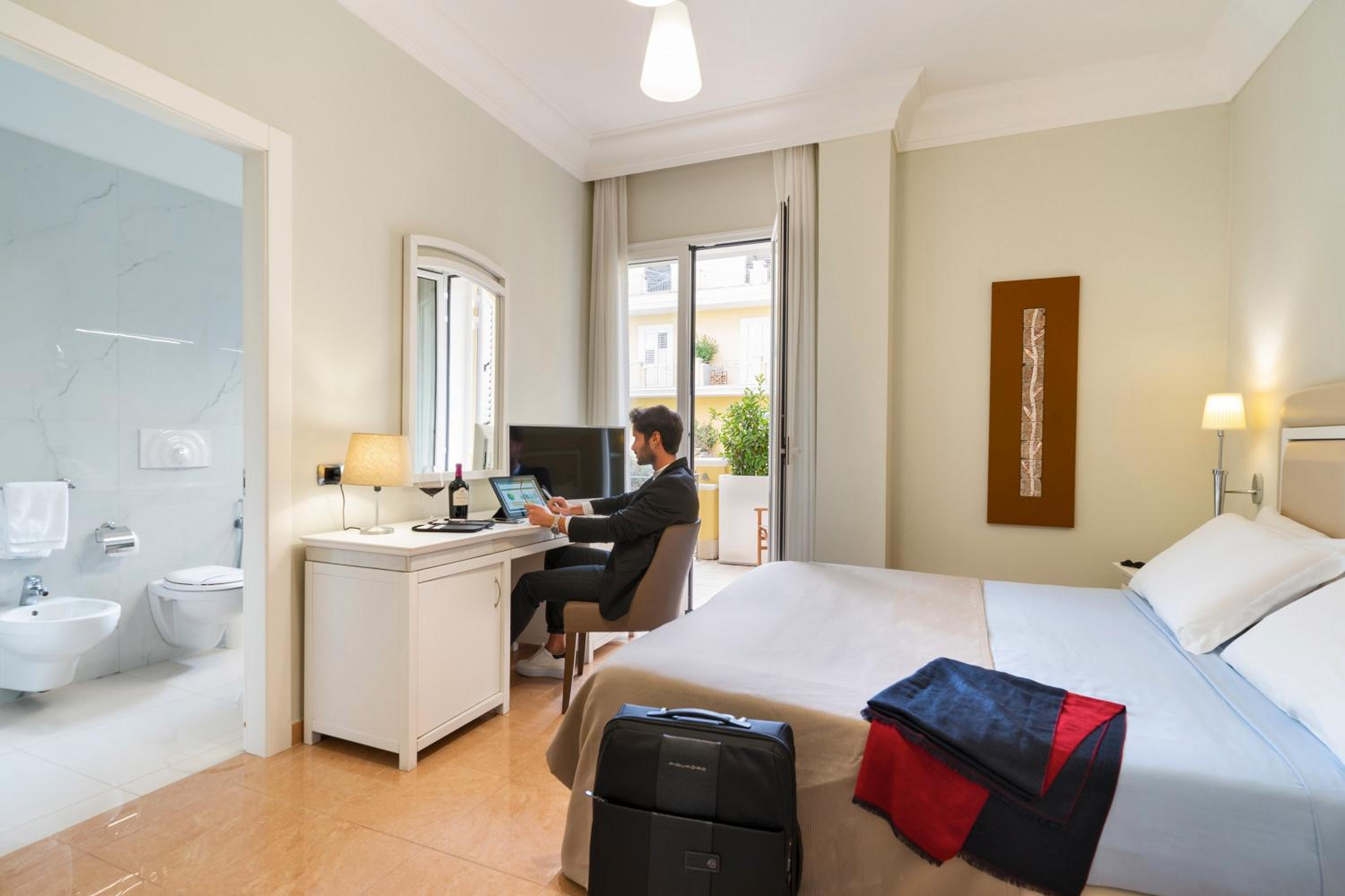 Standard Double or Twin Room photo 3