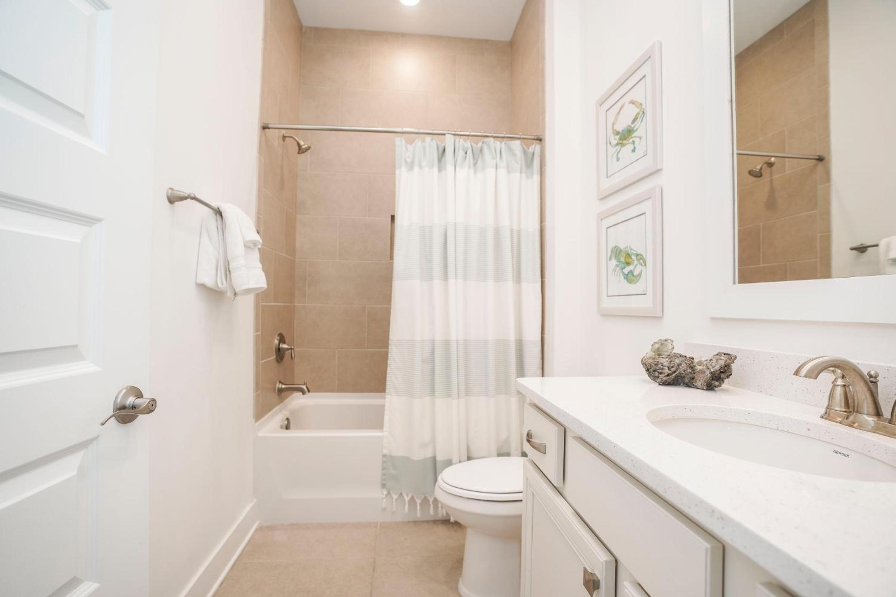 Two-Bedroom Townhouse - Photo 2