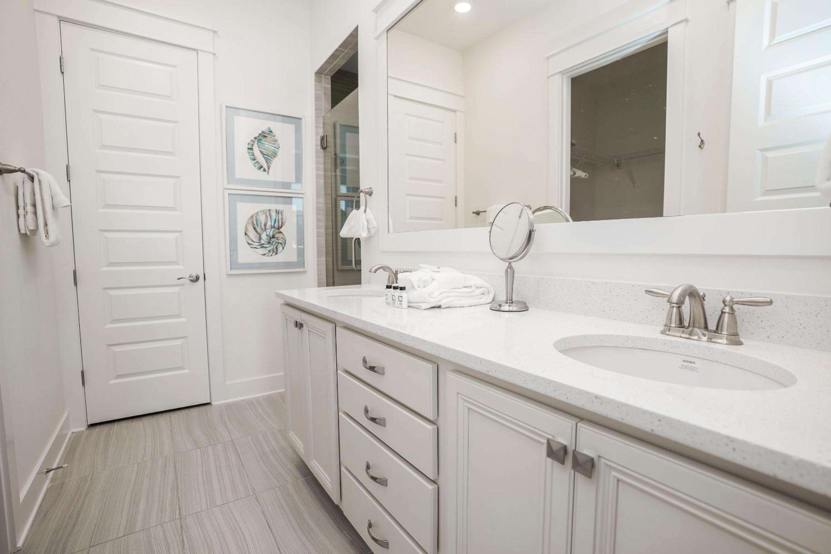 Two-Bedroom Townhouse - Photo 3